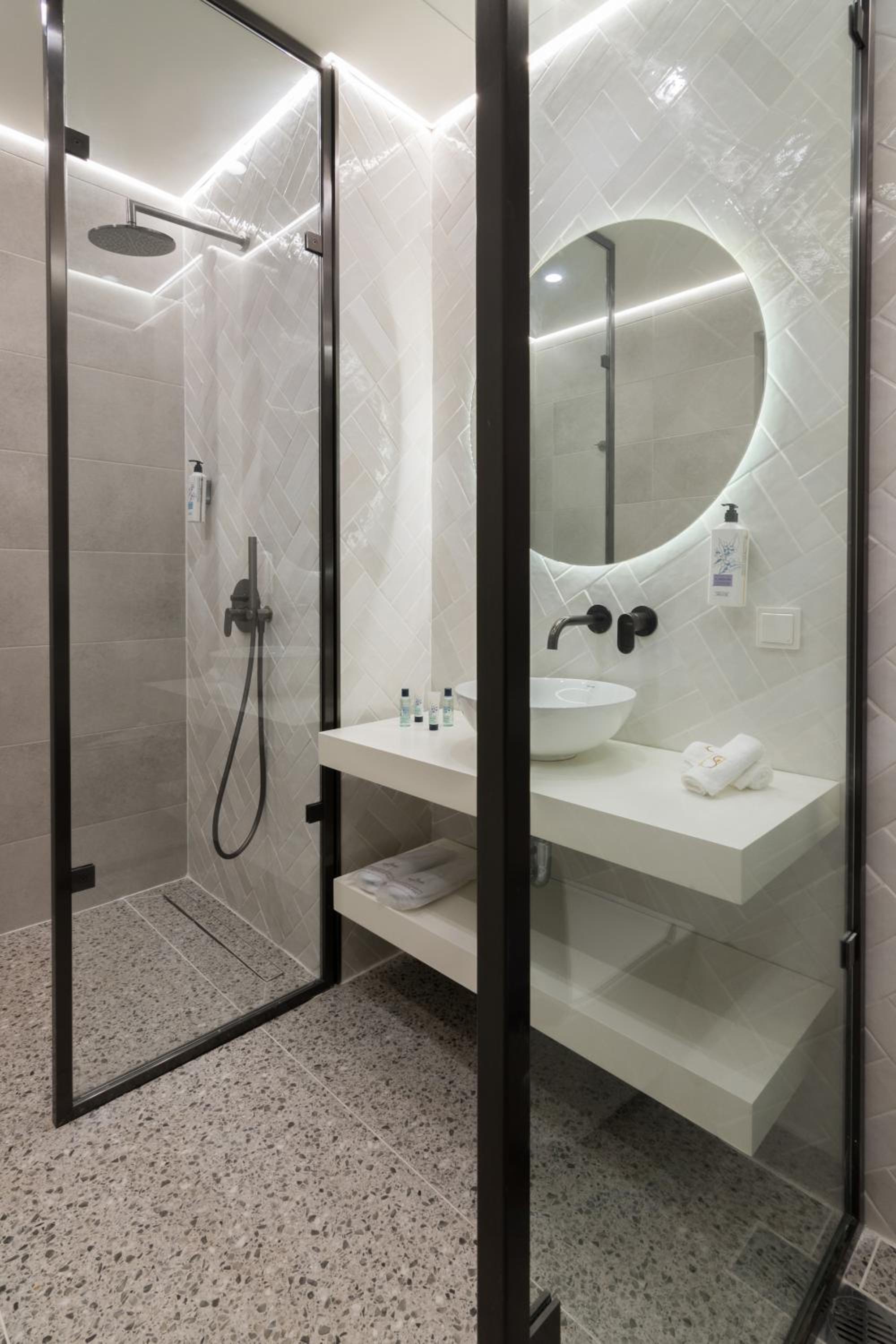 Socrates Fully Equipped Apartments with Unique Design