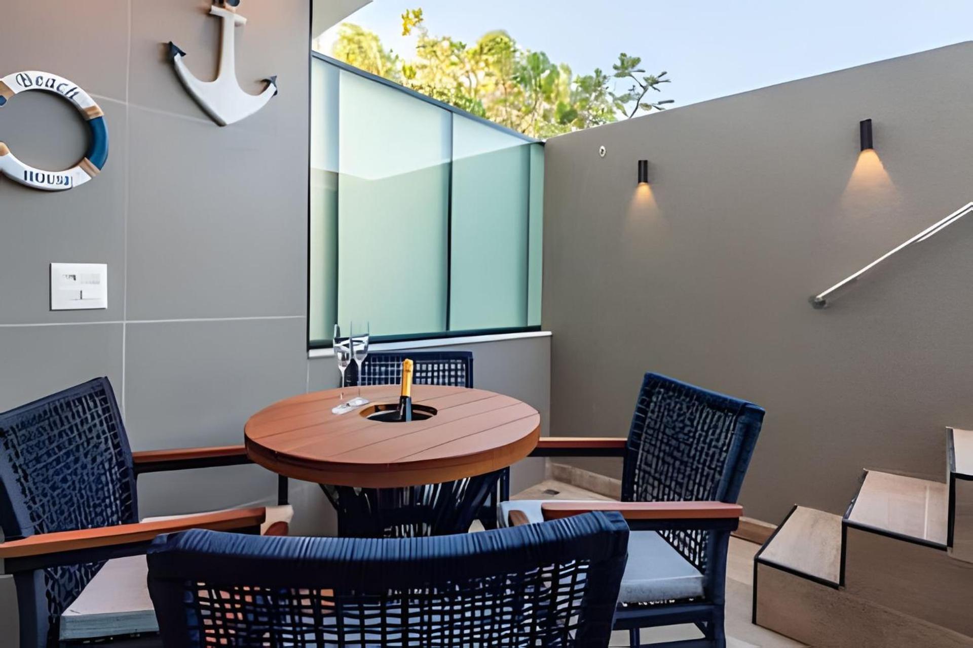 Beachfront flat at Porto de Galinhas beach, close to the natural pools.