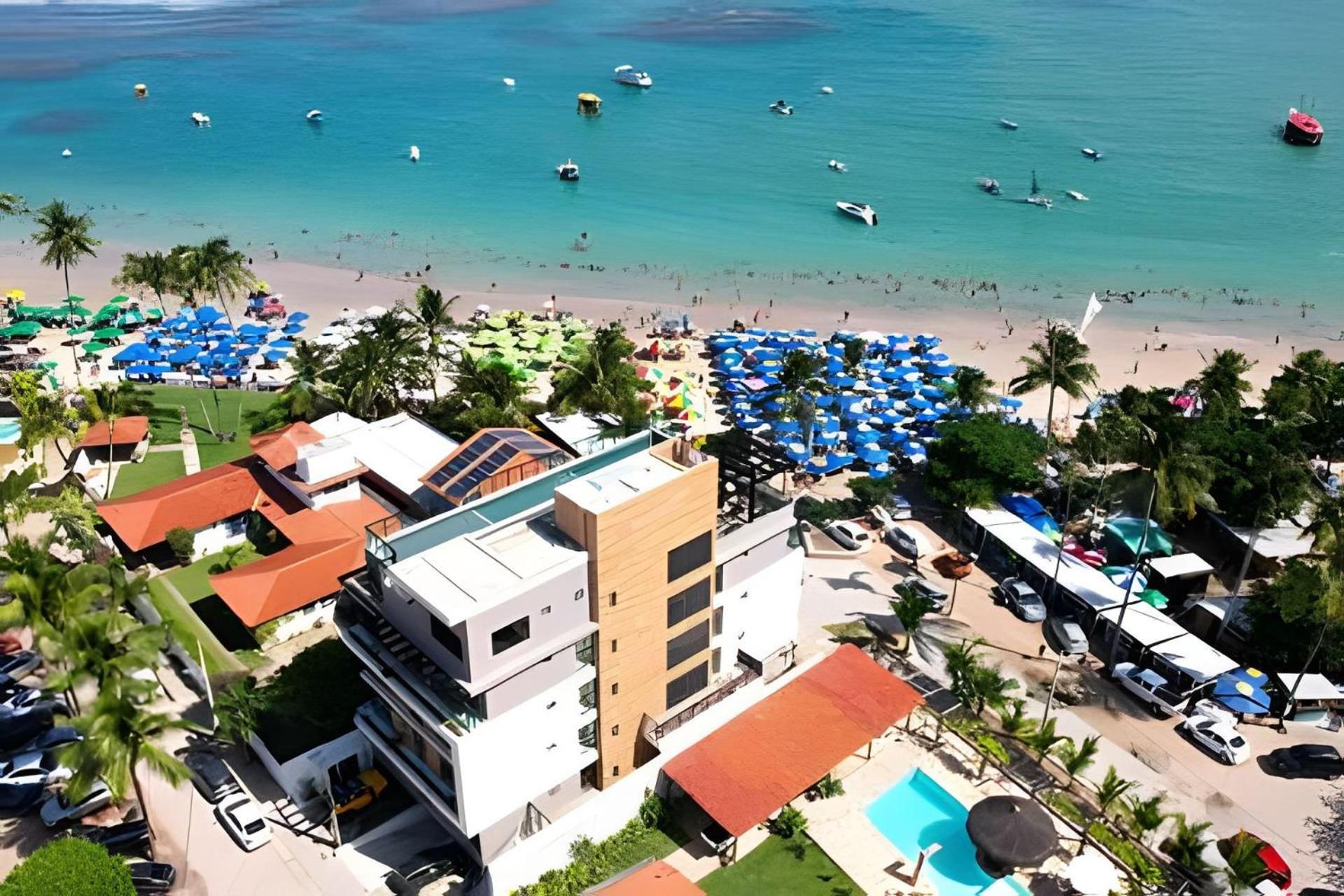 Beachfront flat at Porto de Galinhas beach, close to the natural pools.