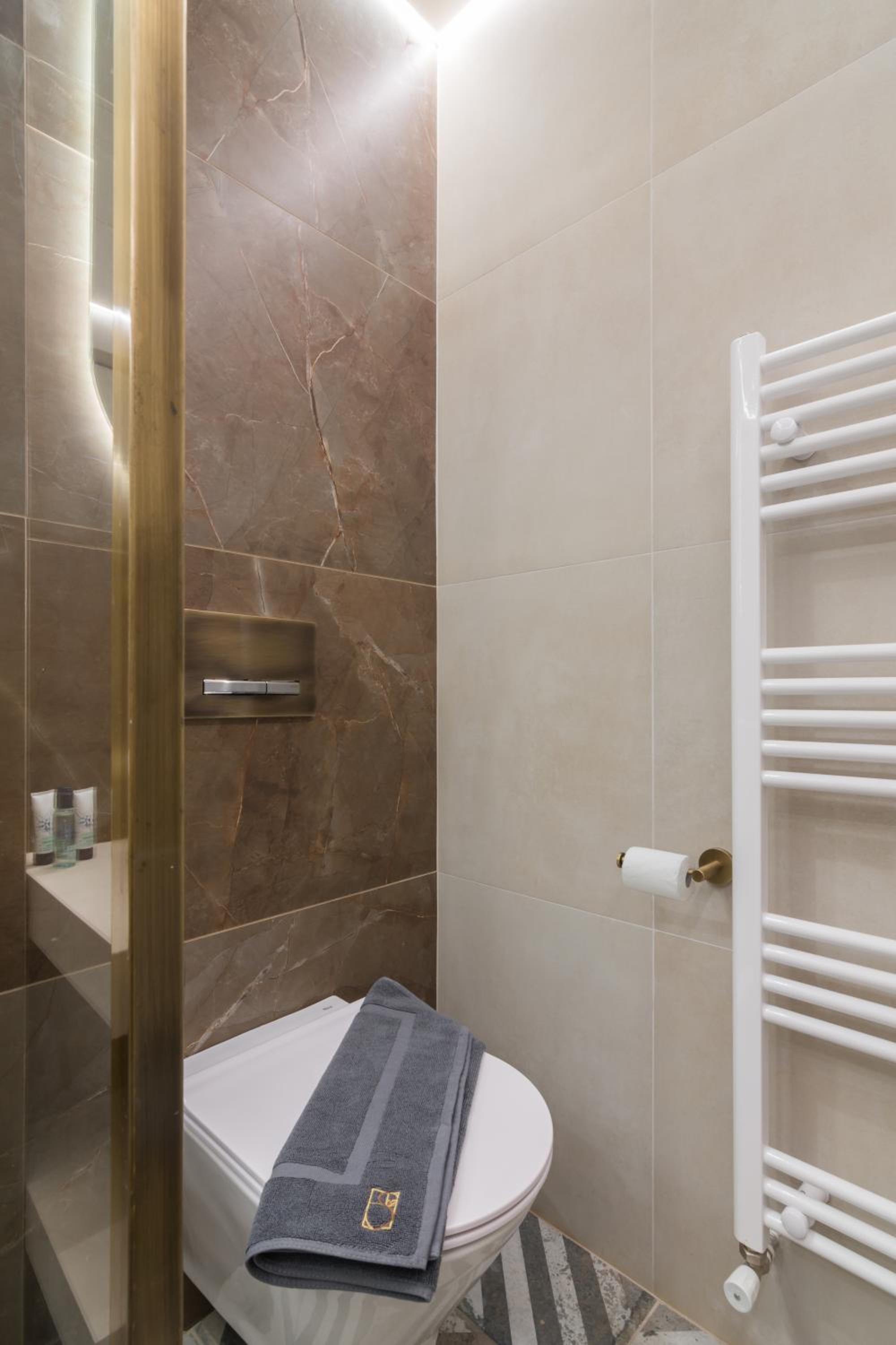 Socrates Fully Equipped Apartments with Unique Design