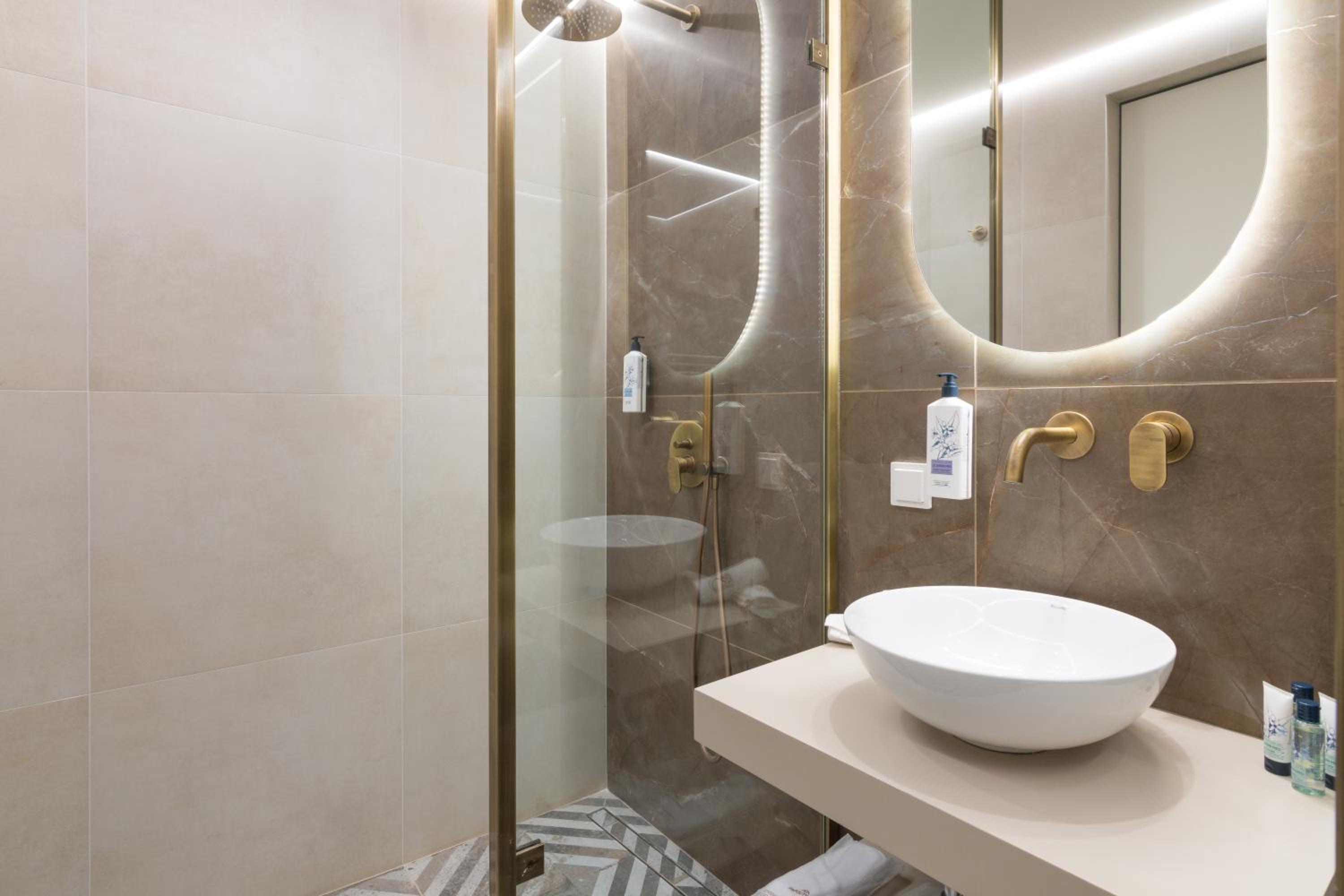 Socrates Fully Equipped Apartments with Unique Design