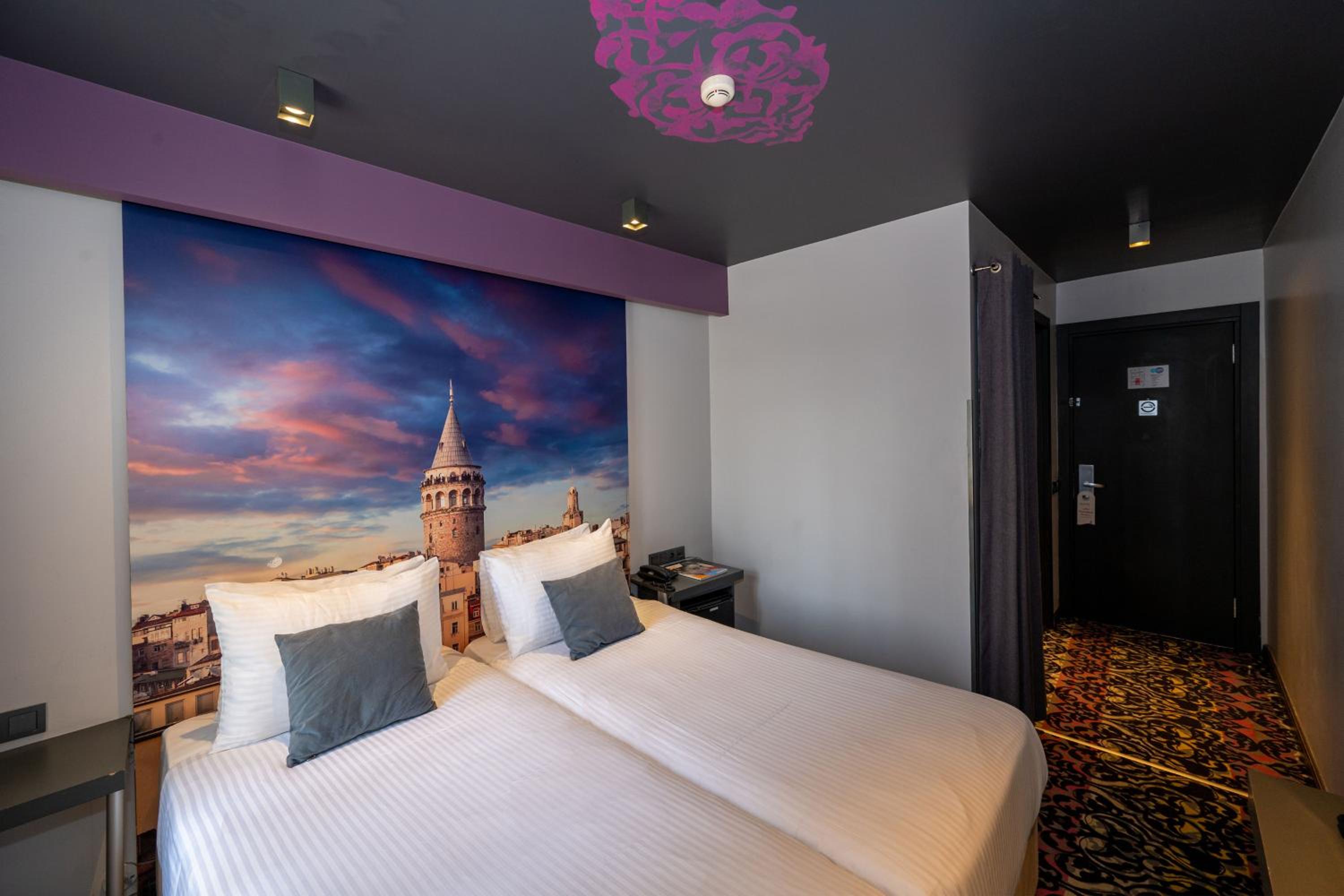 Tulip City Hotel - Image 65