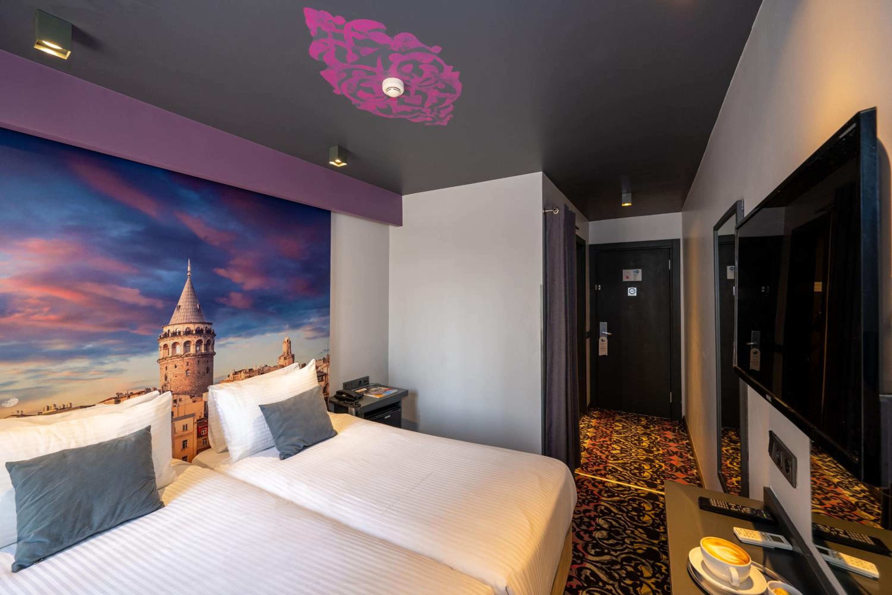 Tulip City Hotel - Image 64