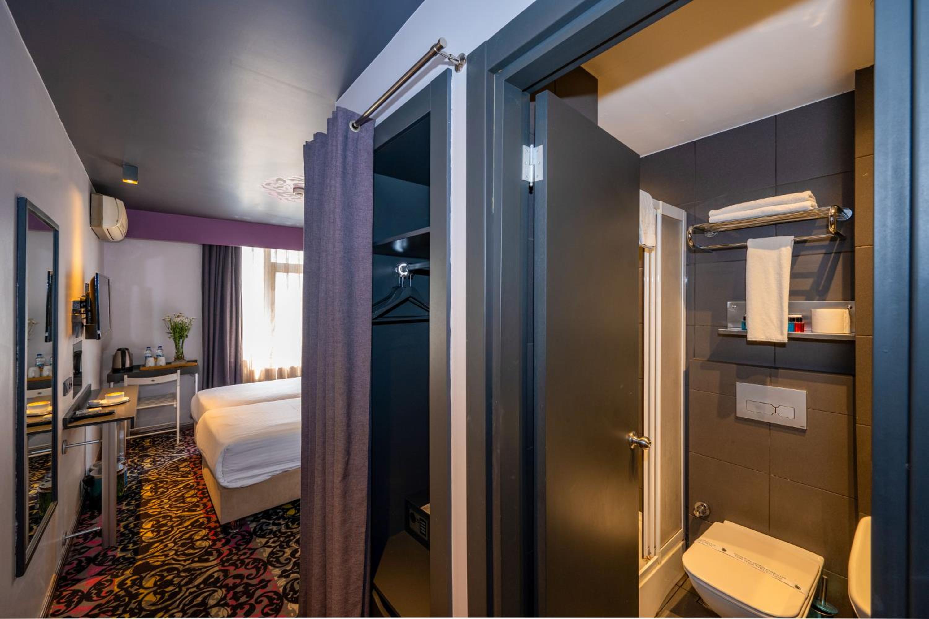 Tulip City Hotel - Image 72