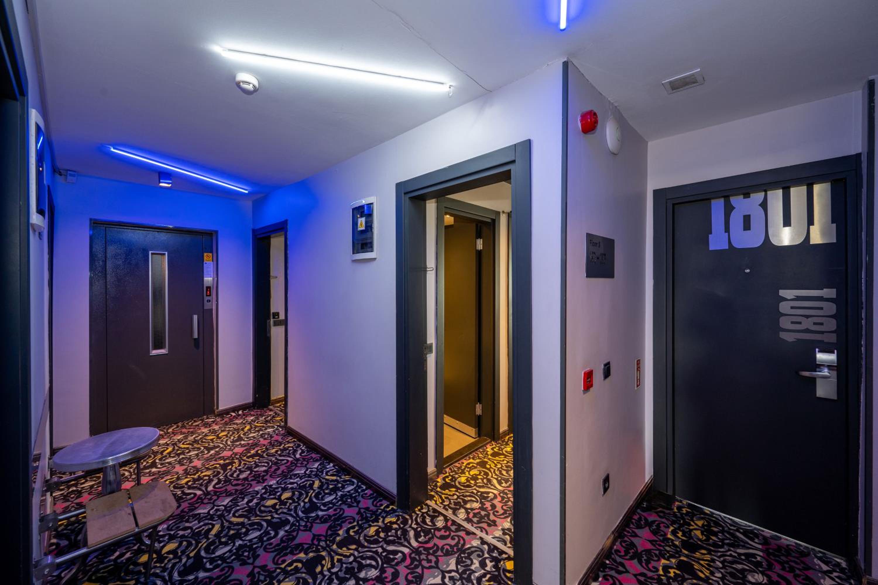 Tulip City Hotel - Image 74