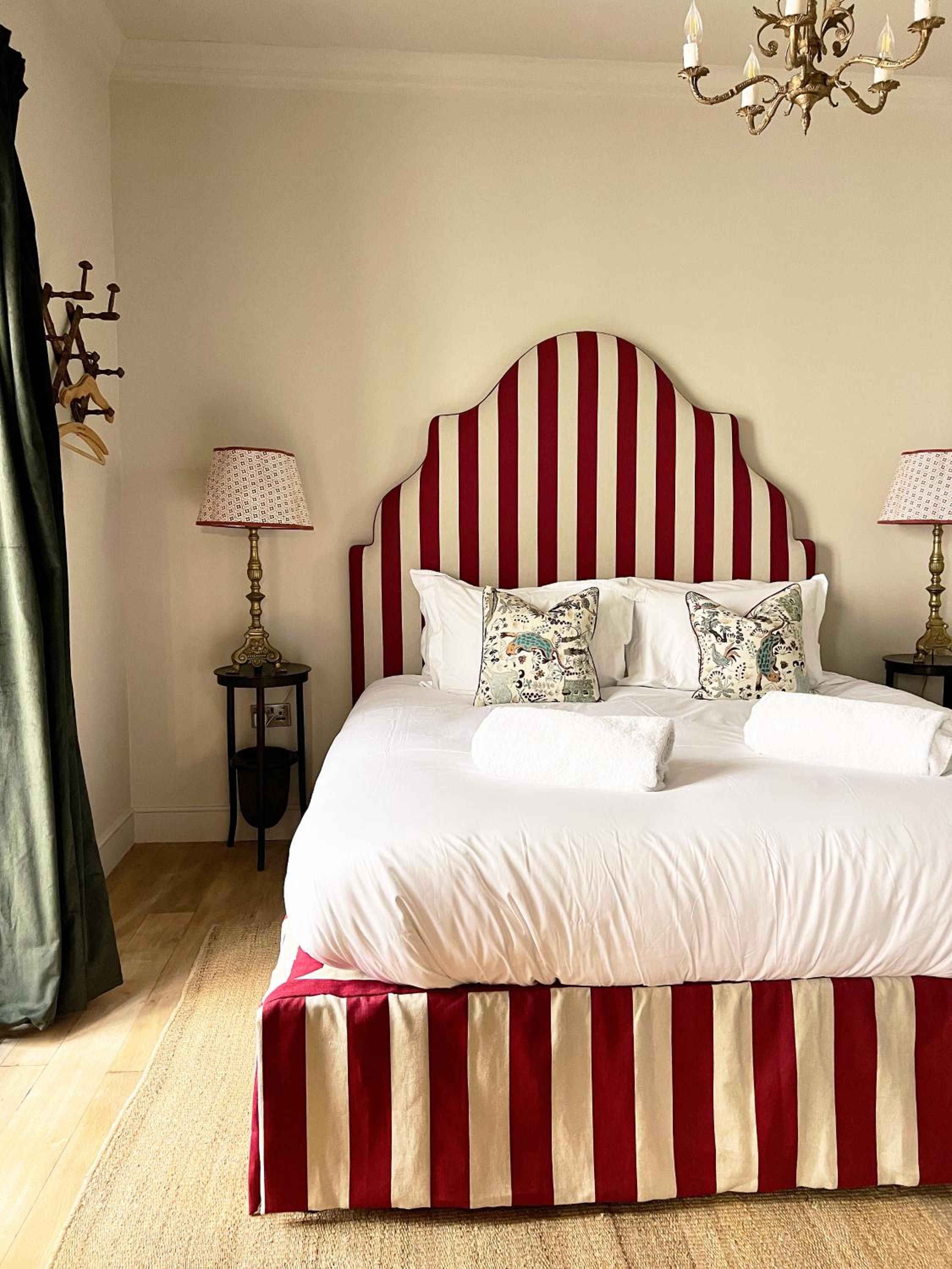 Luxury Central Bath Apartment with Private Sauna view 3