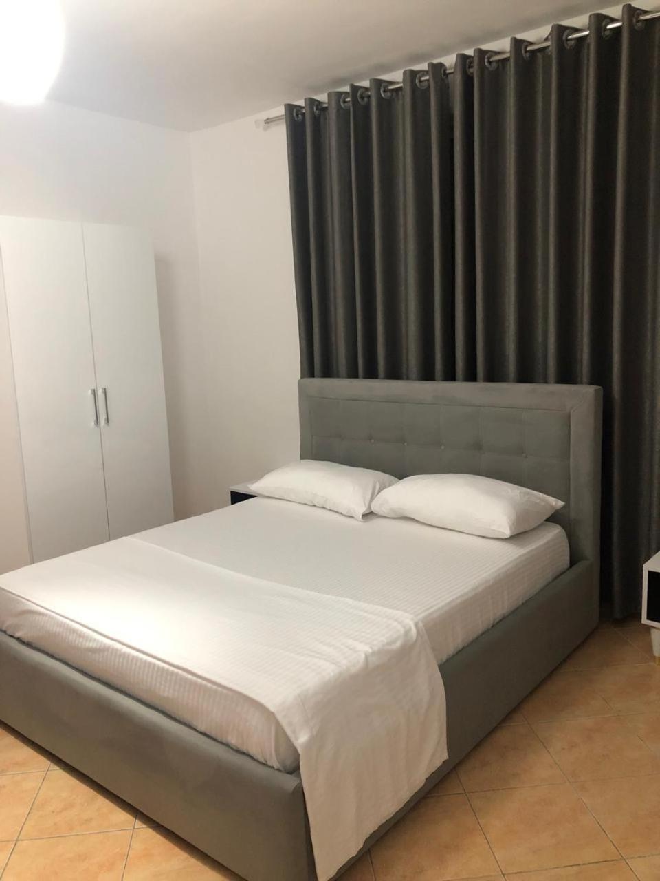 Zani’s Apartments