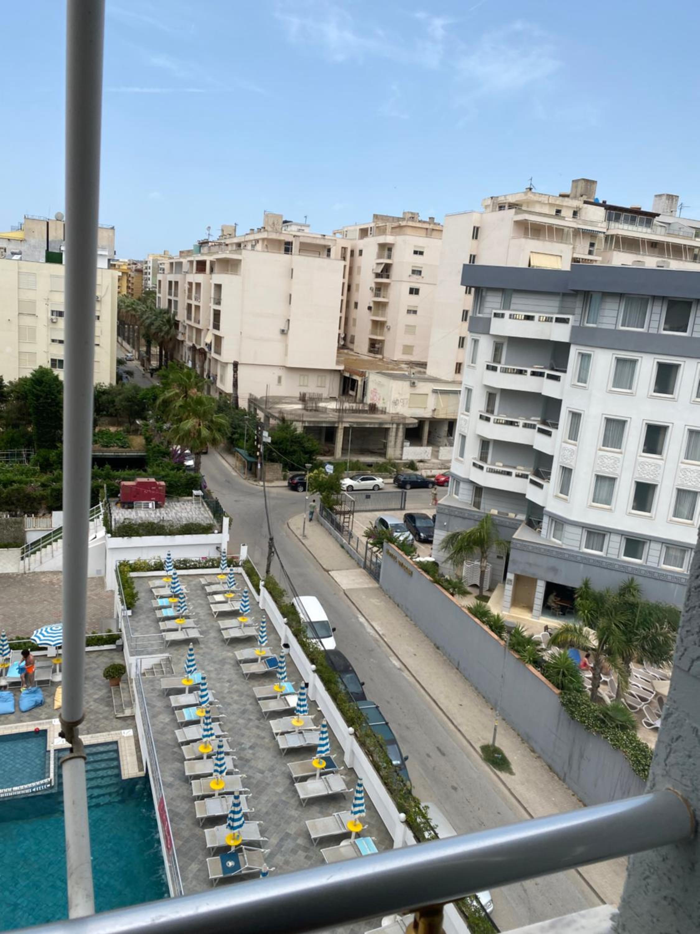 Zani’s Apartments