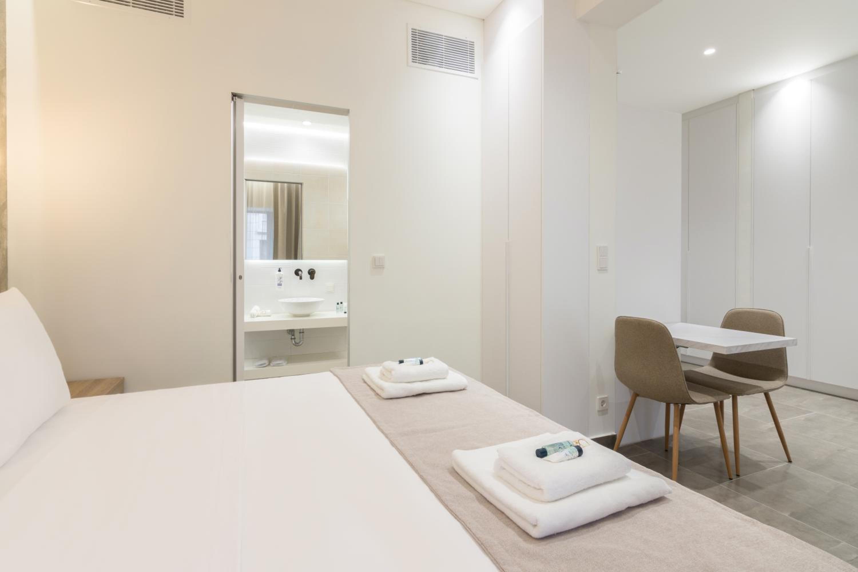 Socrates Fully Equipped Apartments with Unique Design