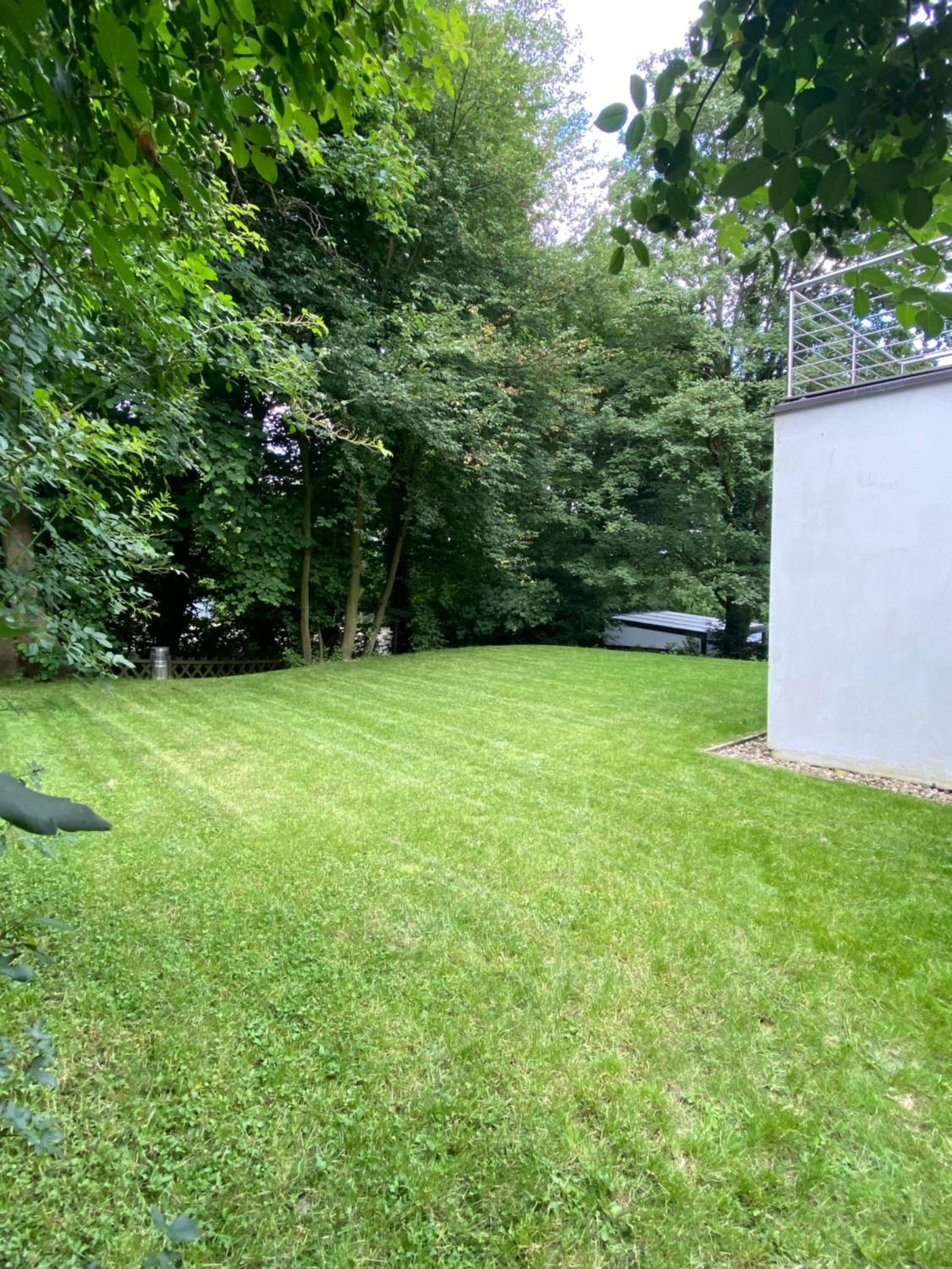 Modernes Ferienhaus mit 2 Balkonen, Terrasse und Garten !