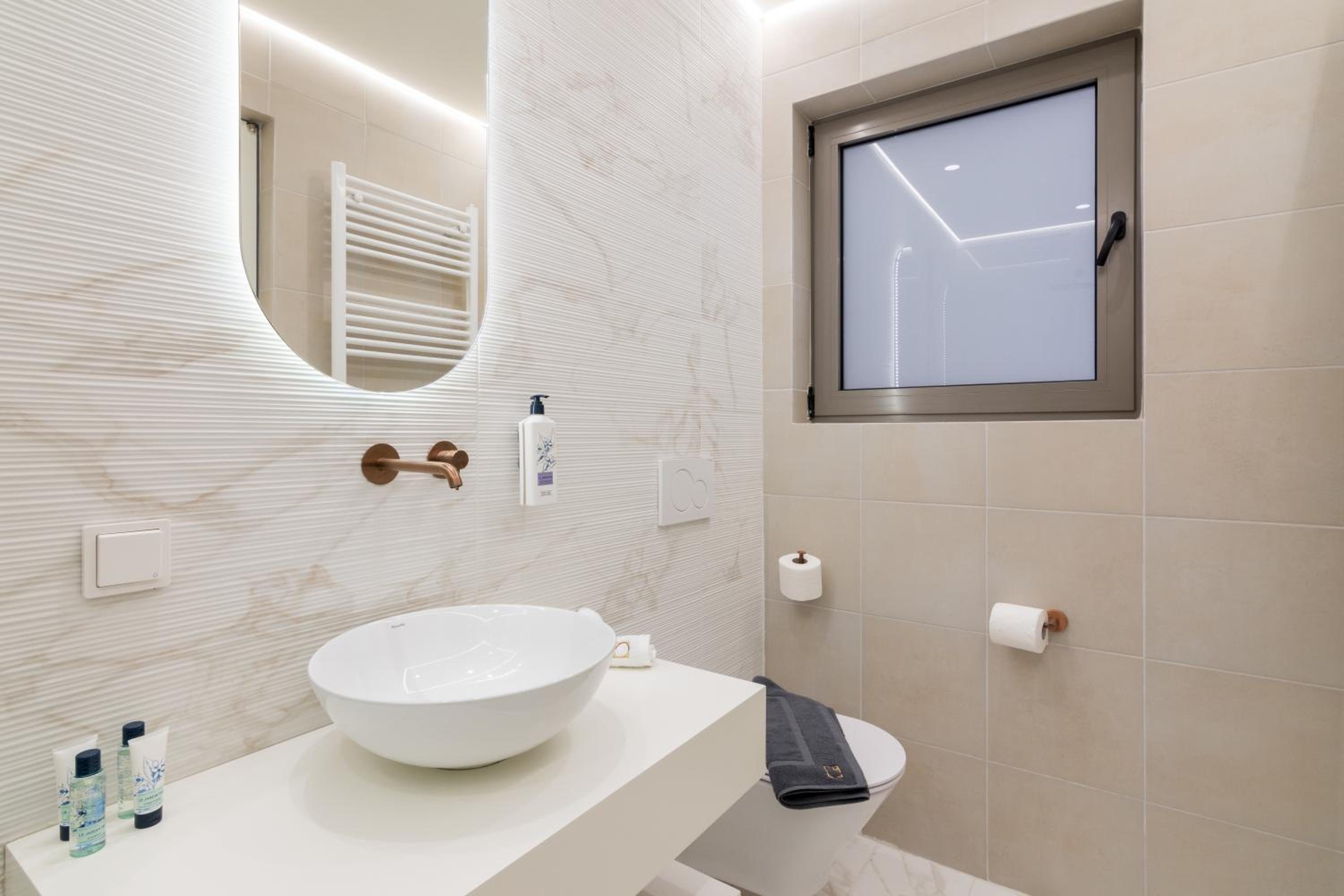 Socrates Fully Equipped Apartments with Unique Design