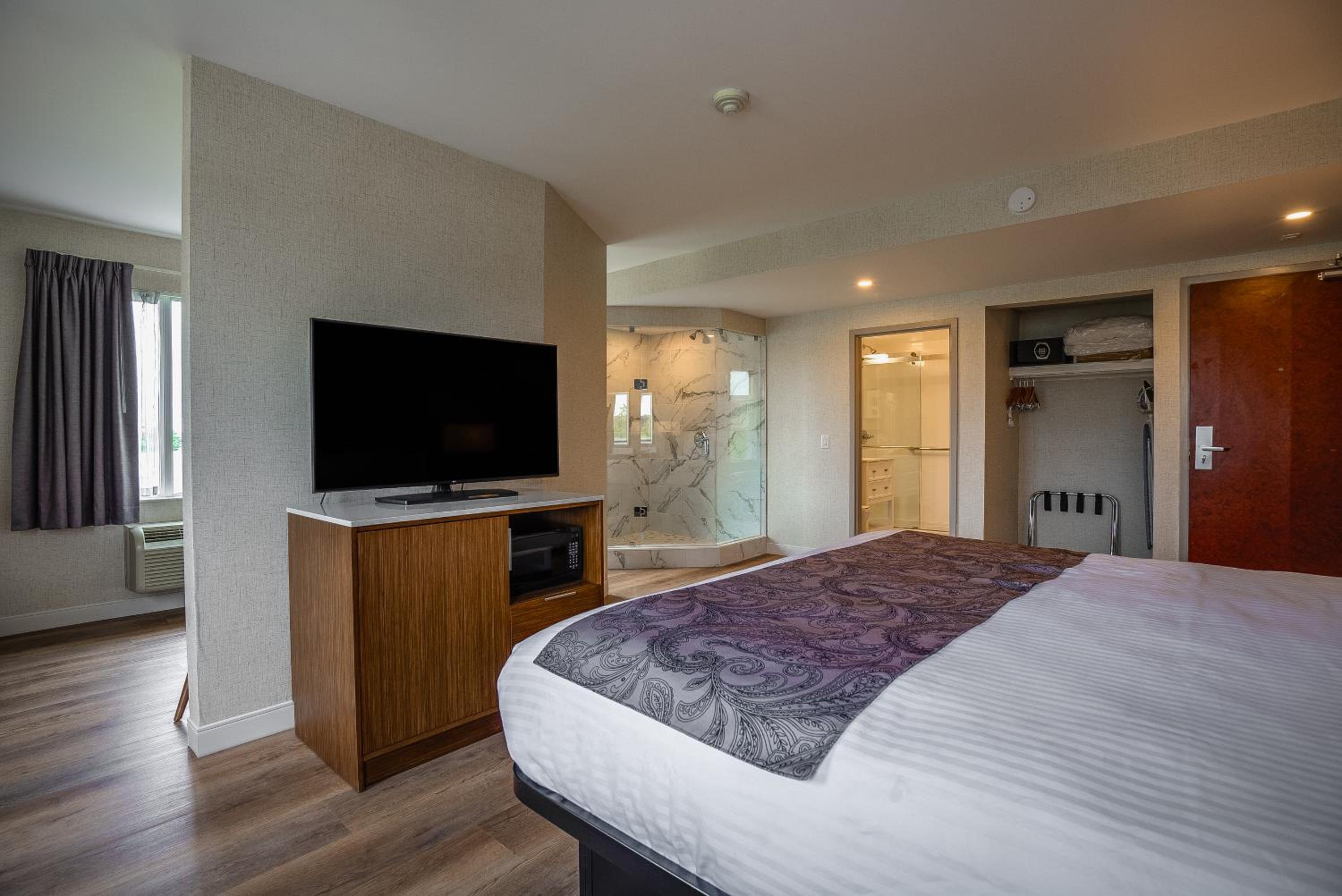 Monte Carlo Inn Oakville Suites - Property Image 27