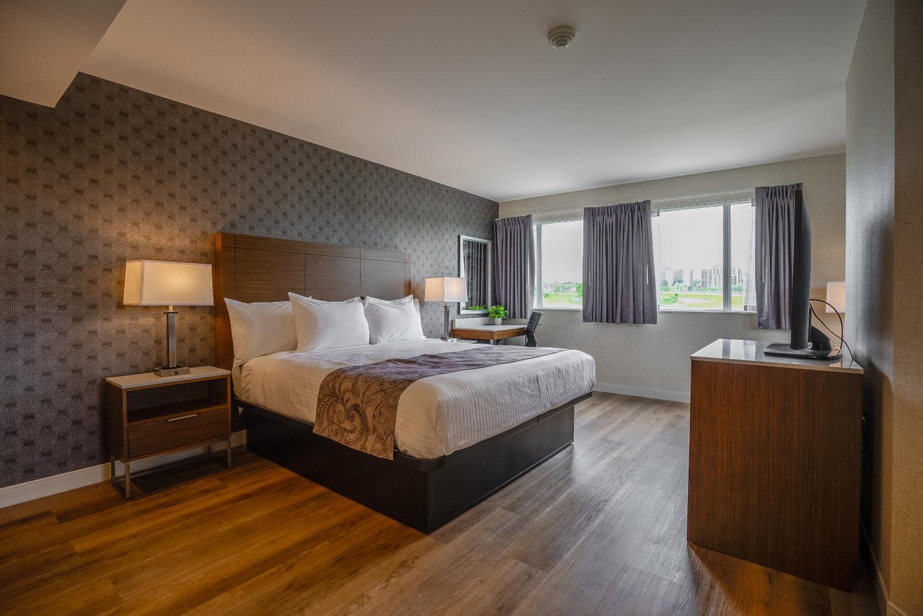 Monte Carlo Inn Oakville Suites - Property Image 31