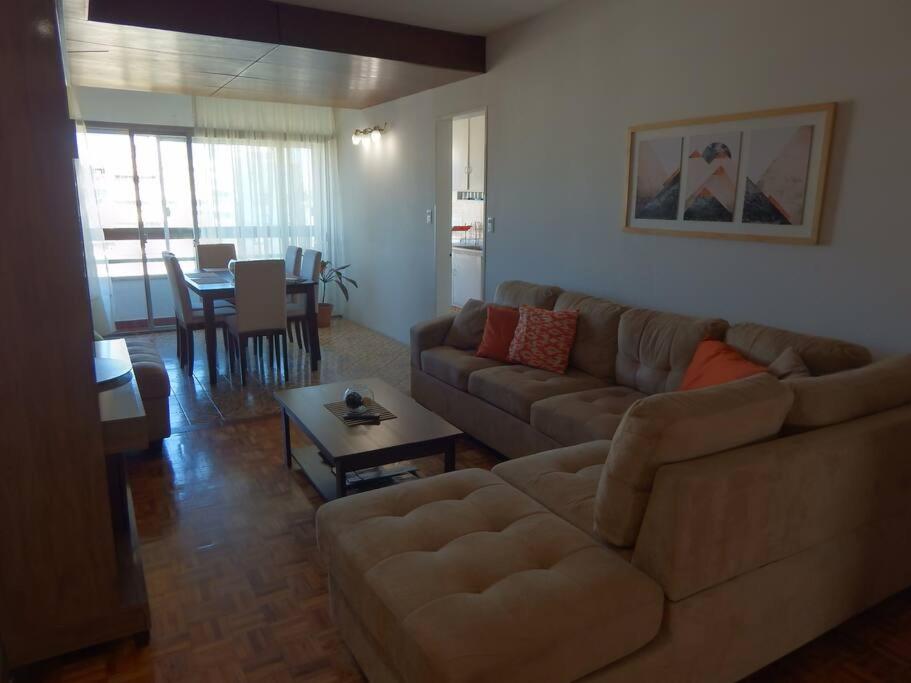 PUNTA CARRETAS Cómodo Apartamento Frente al Mar Playa Pocitos view 2