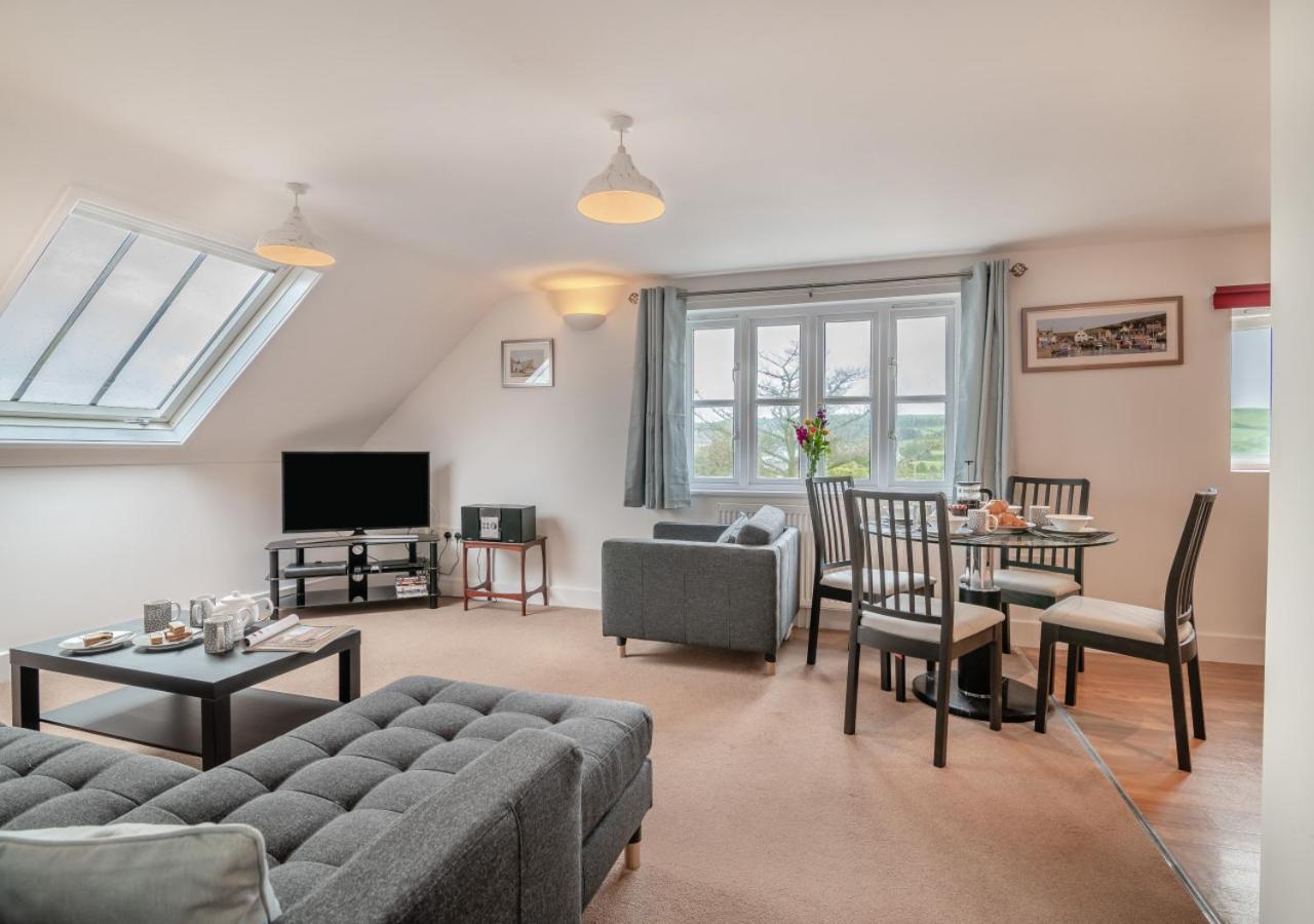 2 Bed in West Bay oc-m29216