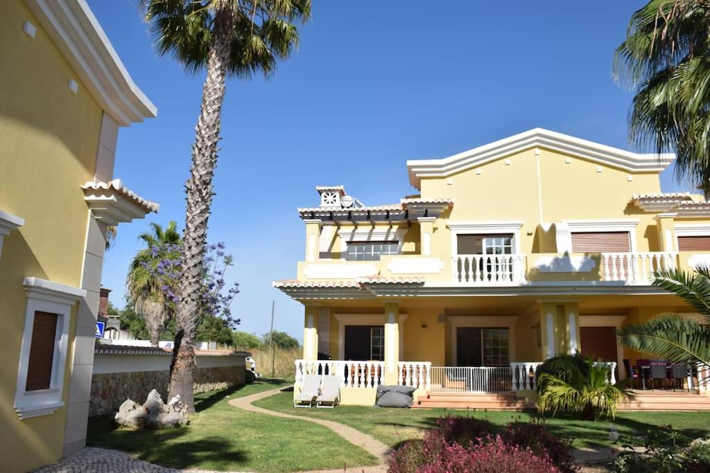 Sunny Modern, Luxurious Villa T3, close to Golf and Beach