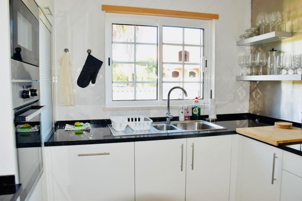 Sunny Modern, Luxurious Villa T3, close to Golf and Beach