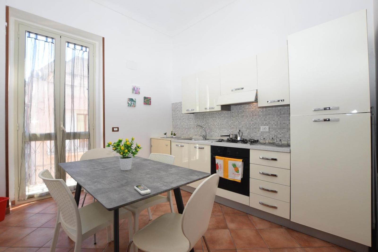 Ficus house en Noto — kitchen
