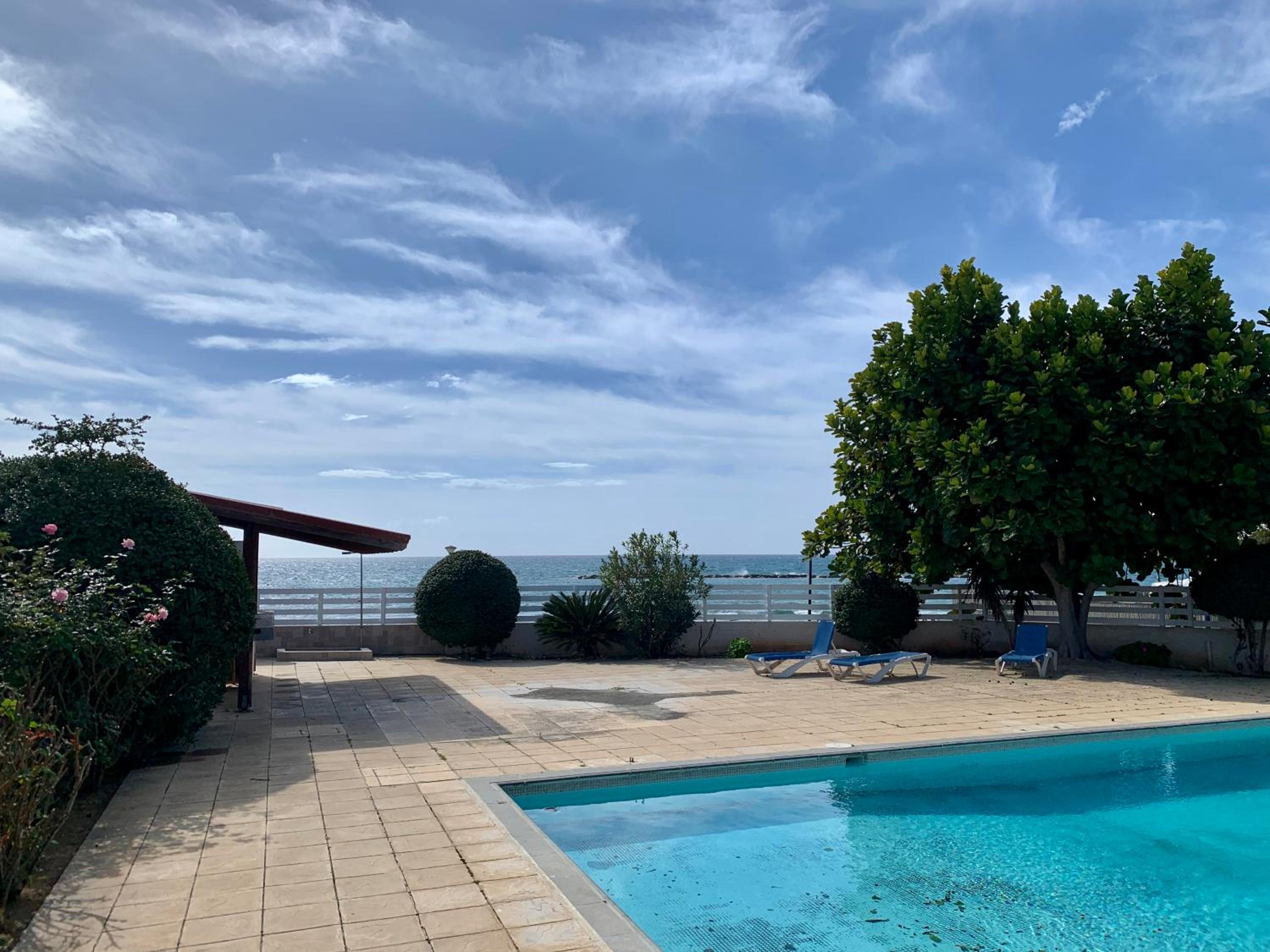 Modern 1 bedroom sea view beach apartment
