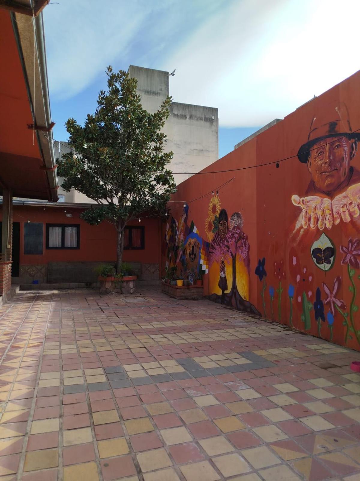 Hostel Custom