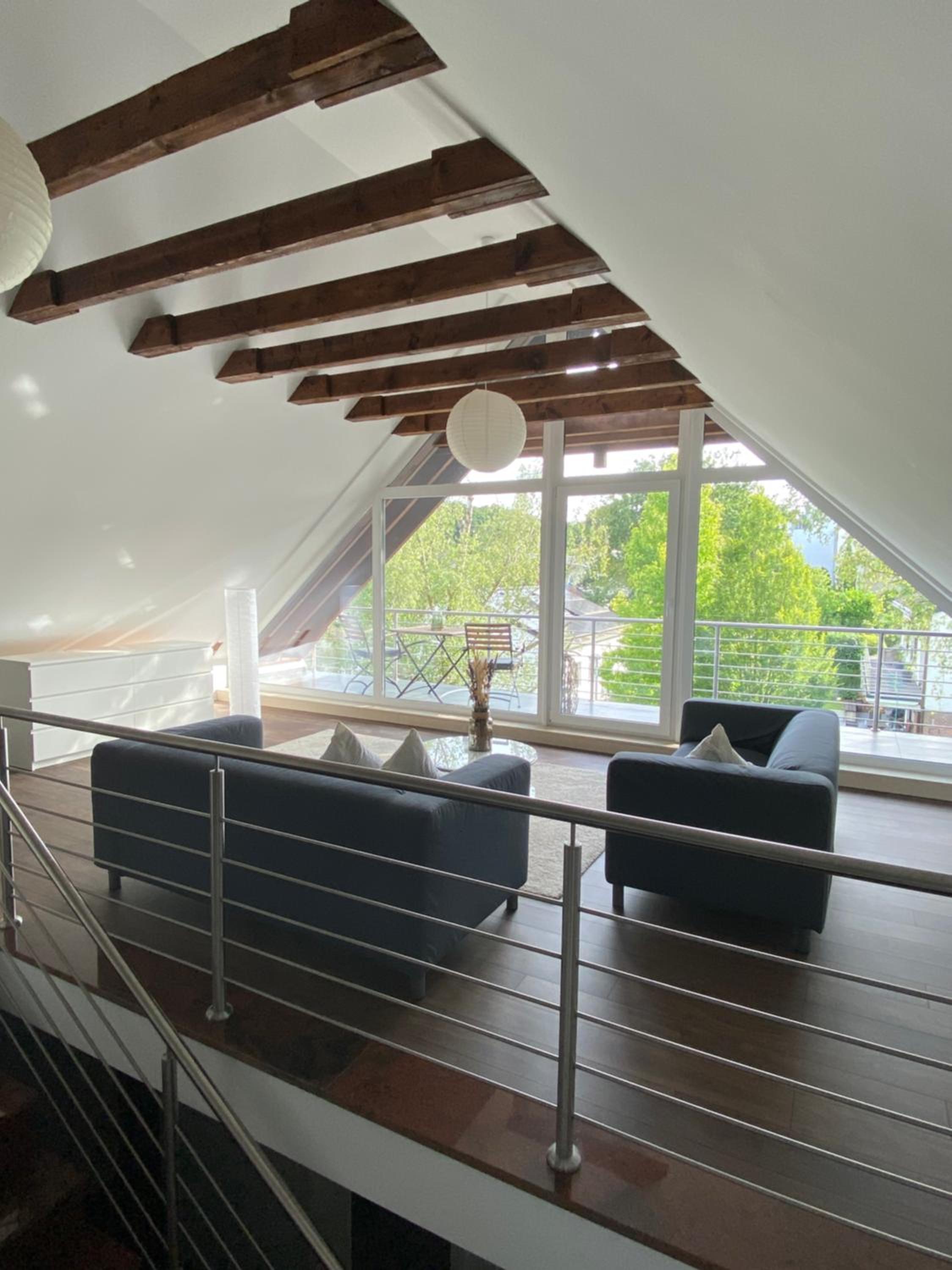 Modernes Ferienhaus mit 2 Balkonen, Terrasse und Garten !