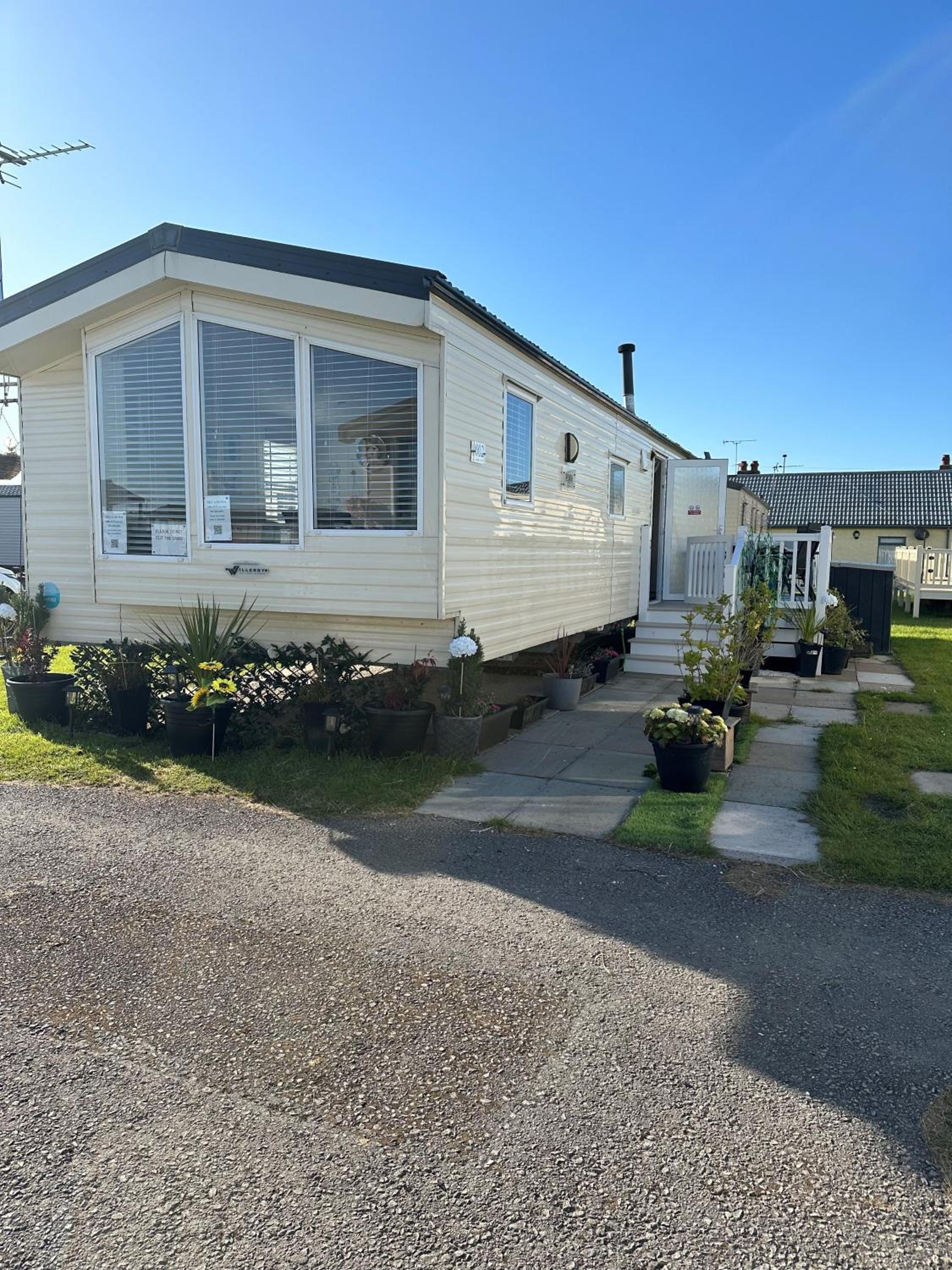 P&T's home from home, PLATINUM Spacious Lodge view 4