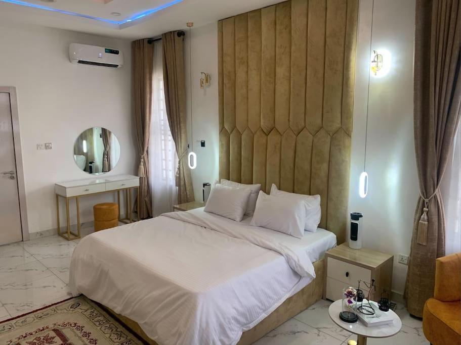 Ajike StayCrib