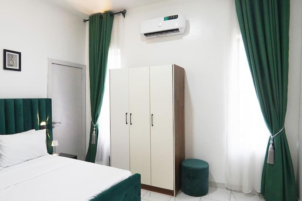 Ajike StayCrib