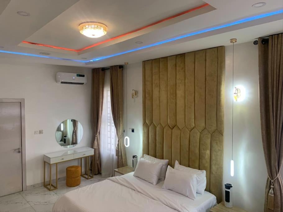 Ajike StayCrib