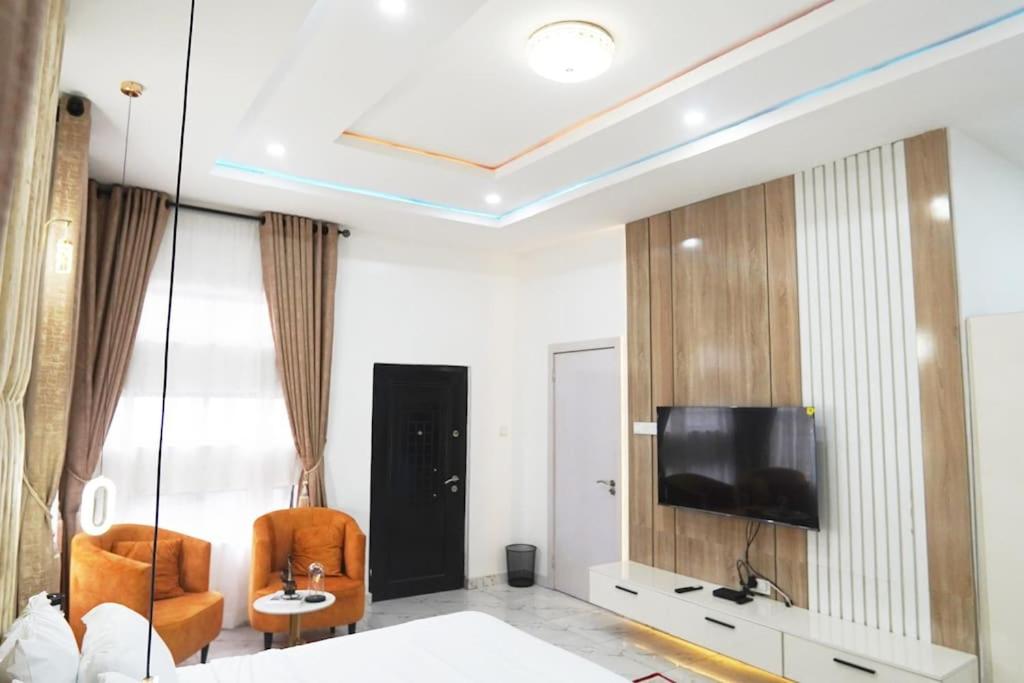 Ajike StayCrib