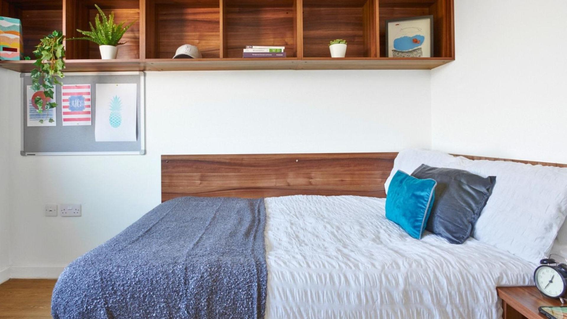 Stylish Private Ensuite Rooms in the Heart of Exeter