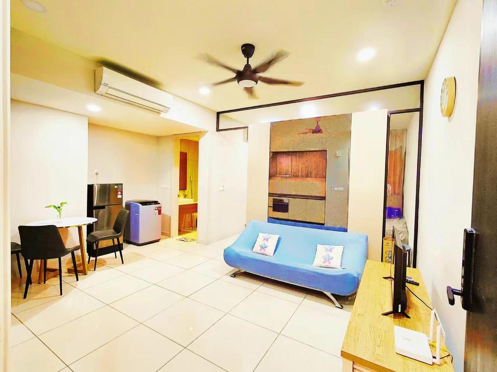 Central KL City Condo with Balcony Infinity Pool & LRT MRT & KLCC Mall Access
