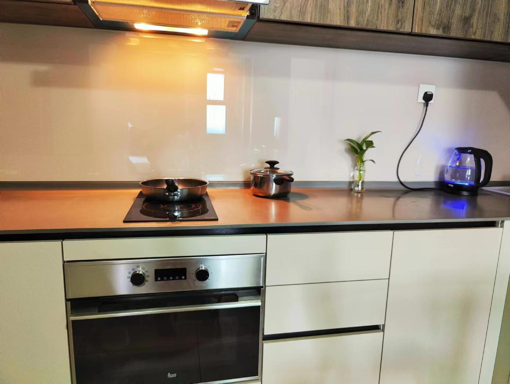 Central KL City Condo with Balcony Infinity Pool & LRT MRT & KLCC Mall Access