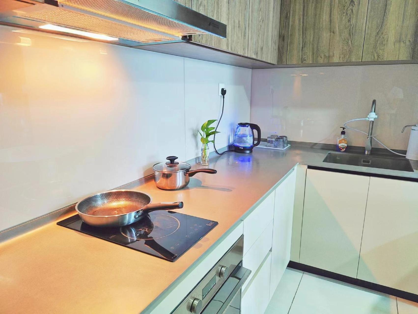 Central KL City Condo with Balcony Infinity Pool & LRT MRT & KLCC Mall Access