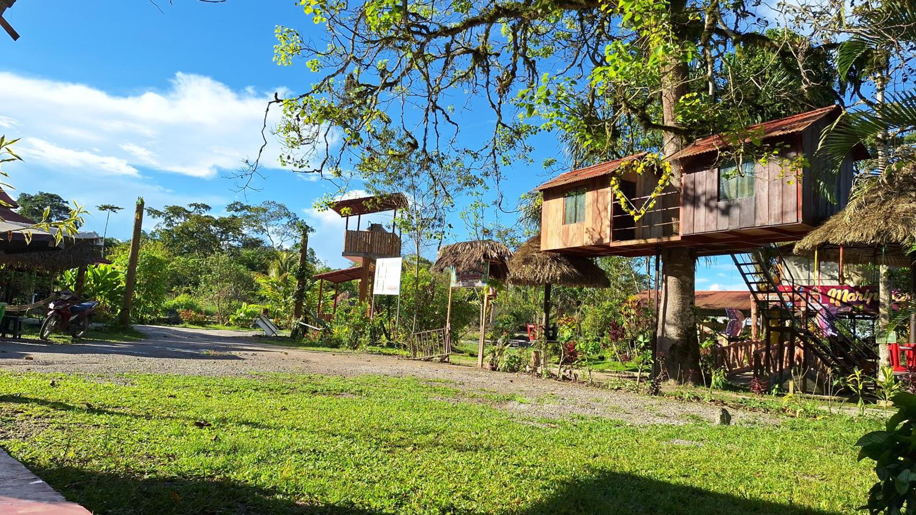 Camping Perlawasi-Tioyacu view 3