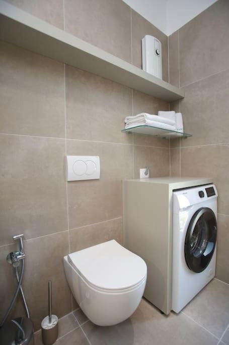 Taushani Apartment, Vlore