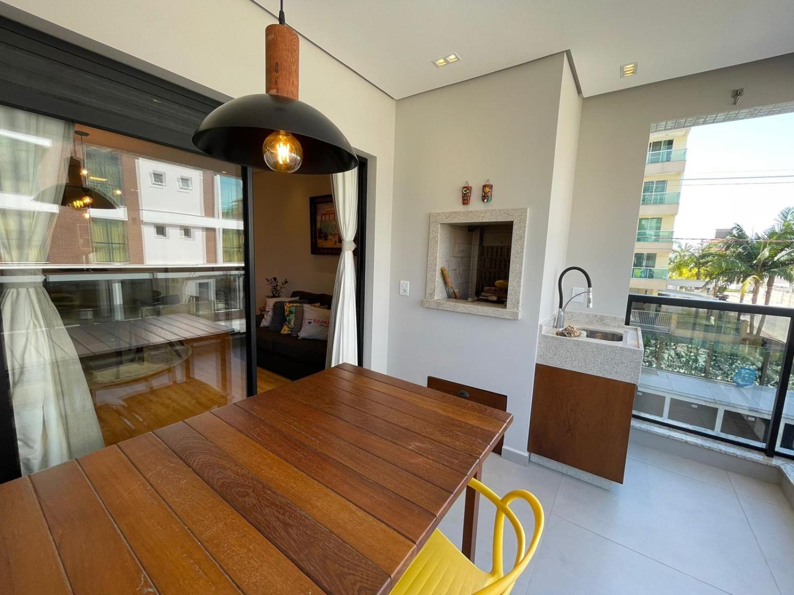 cód 130 - Excelente apartamento amplo e decorado.