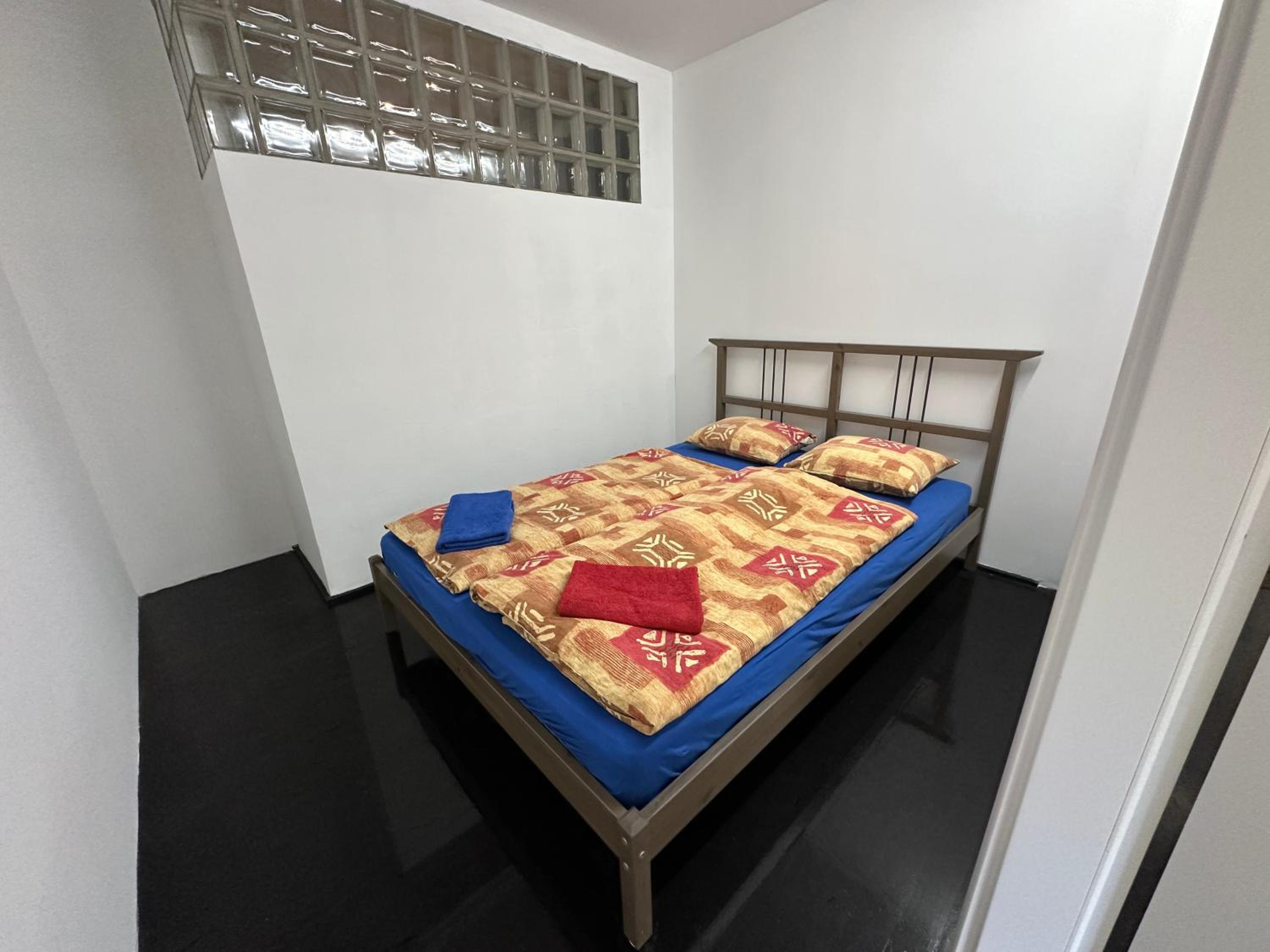 Spacious Karlin Lofty Apartment