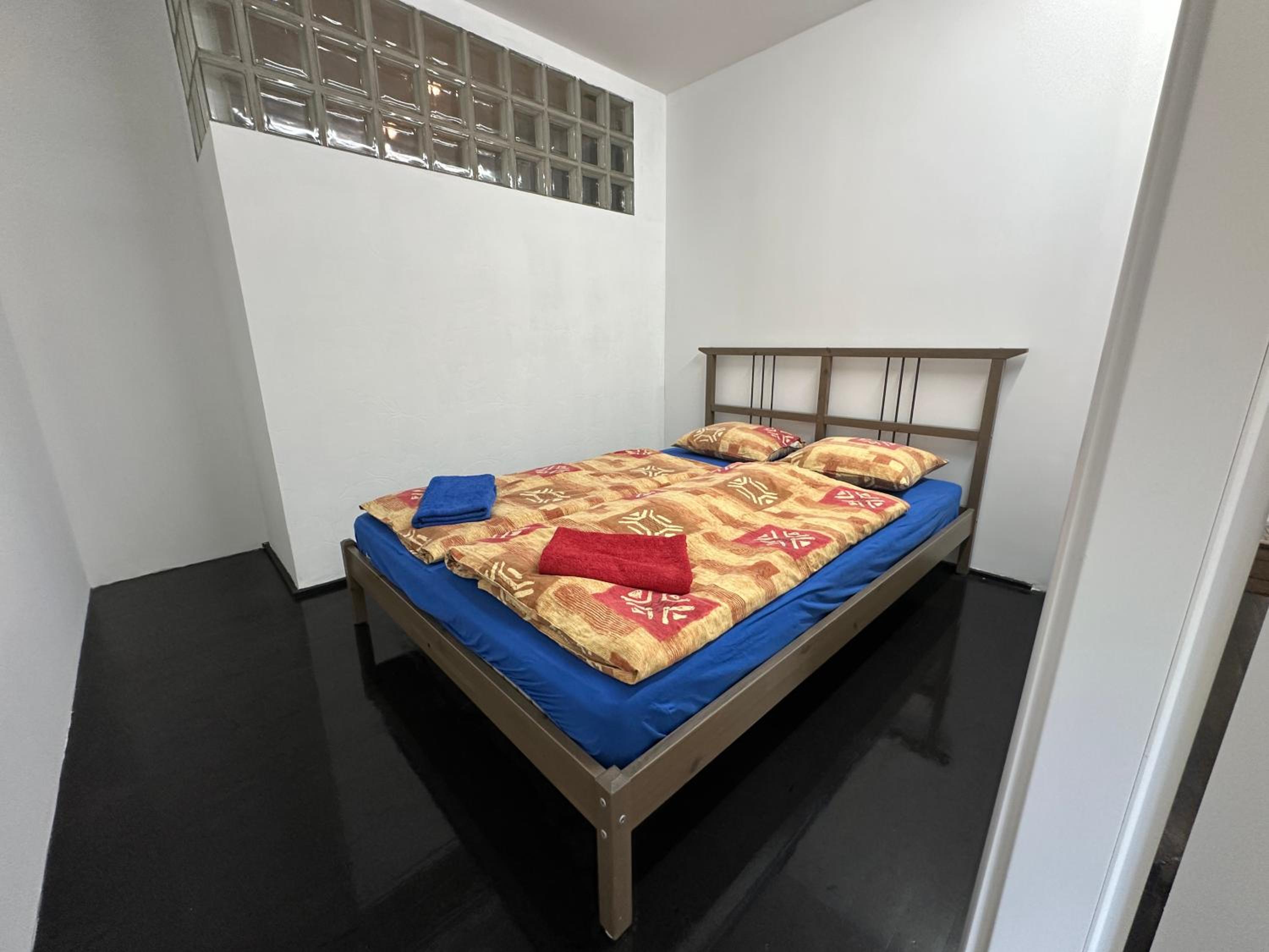Spacious Karlin Lofty Apartment