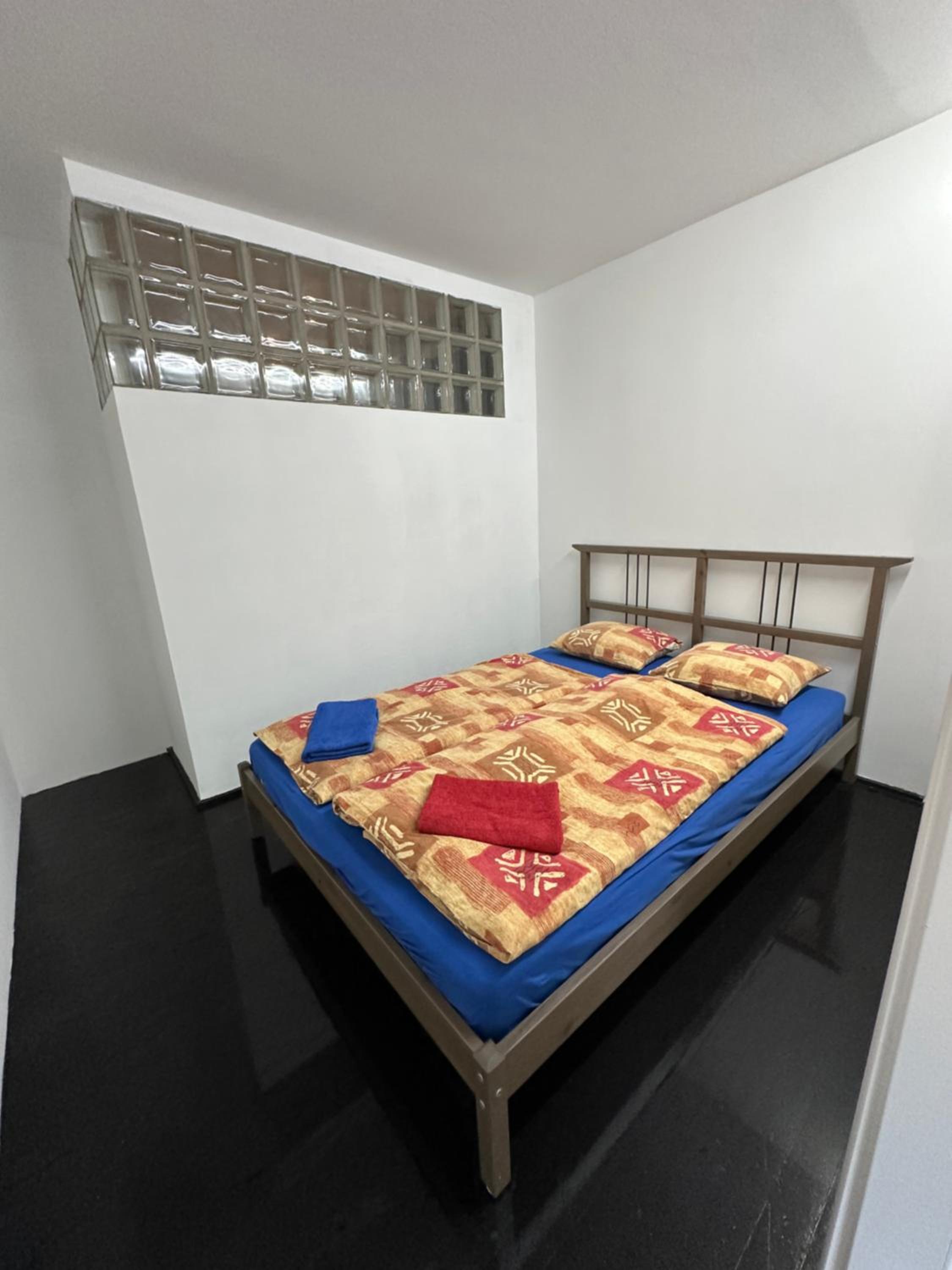 Spacious Karlin Lofty Apartment