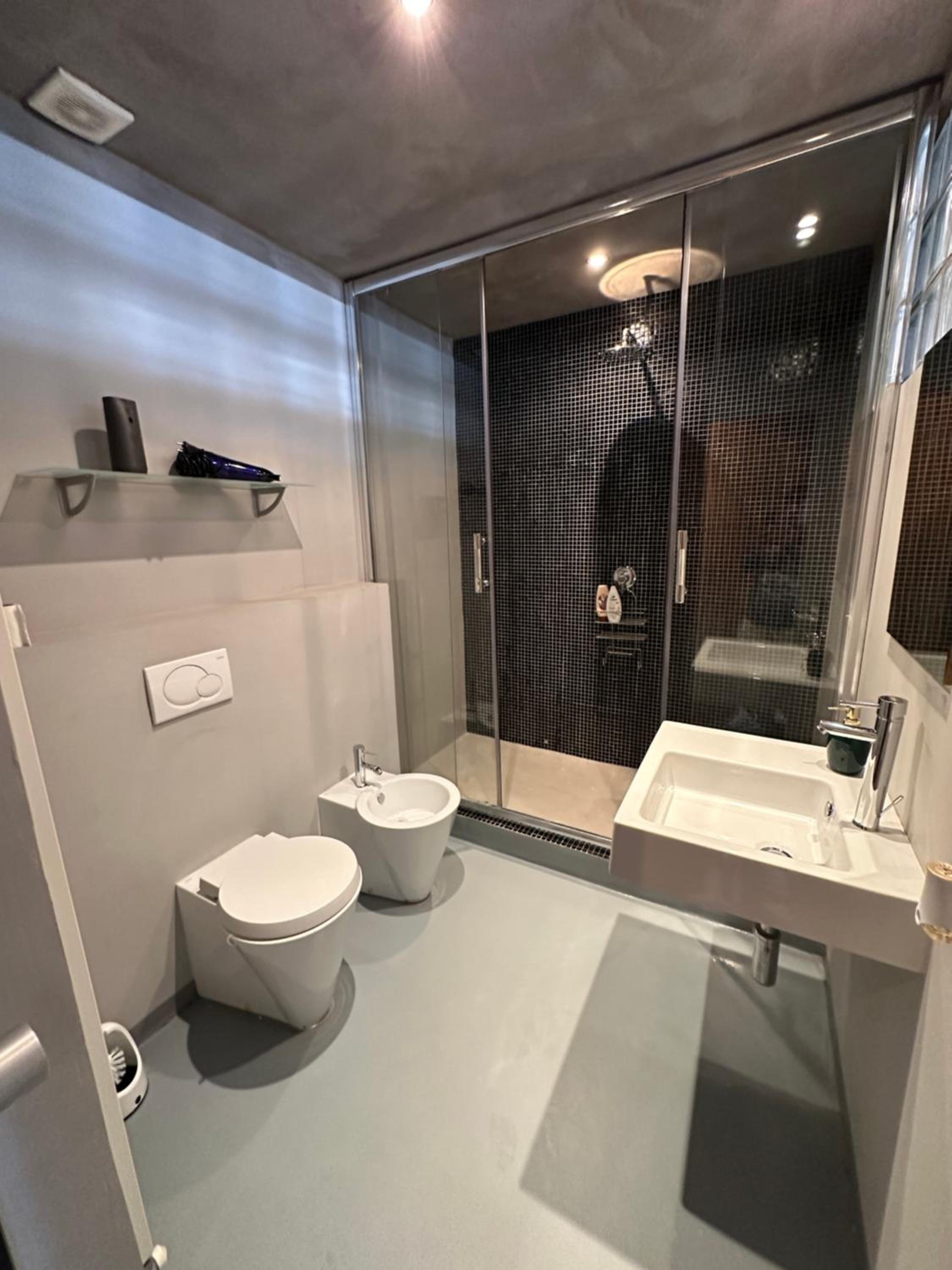 Spacious Karlin Lofty Apartment
