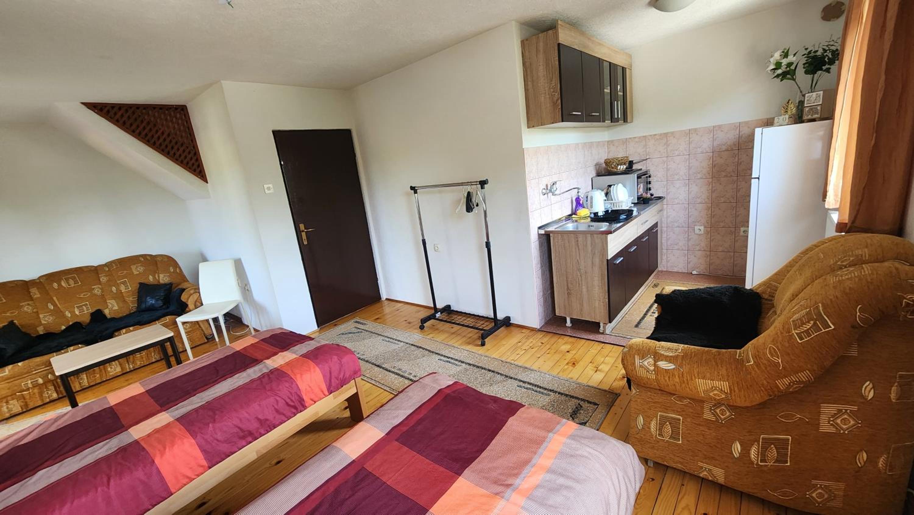 Apartmani Lavirint Ravne