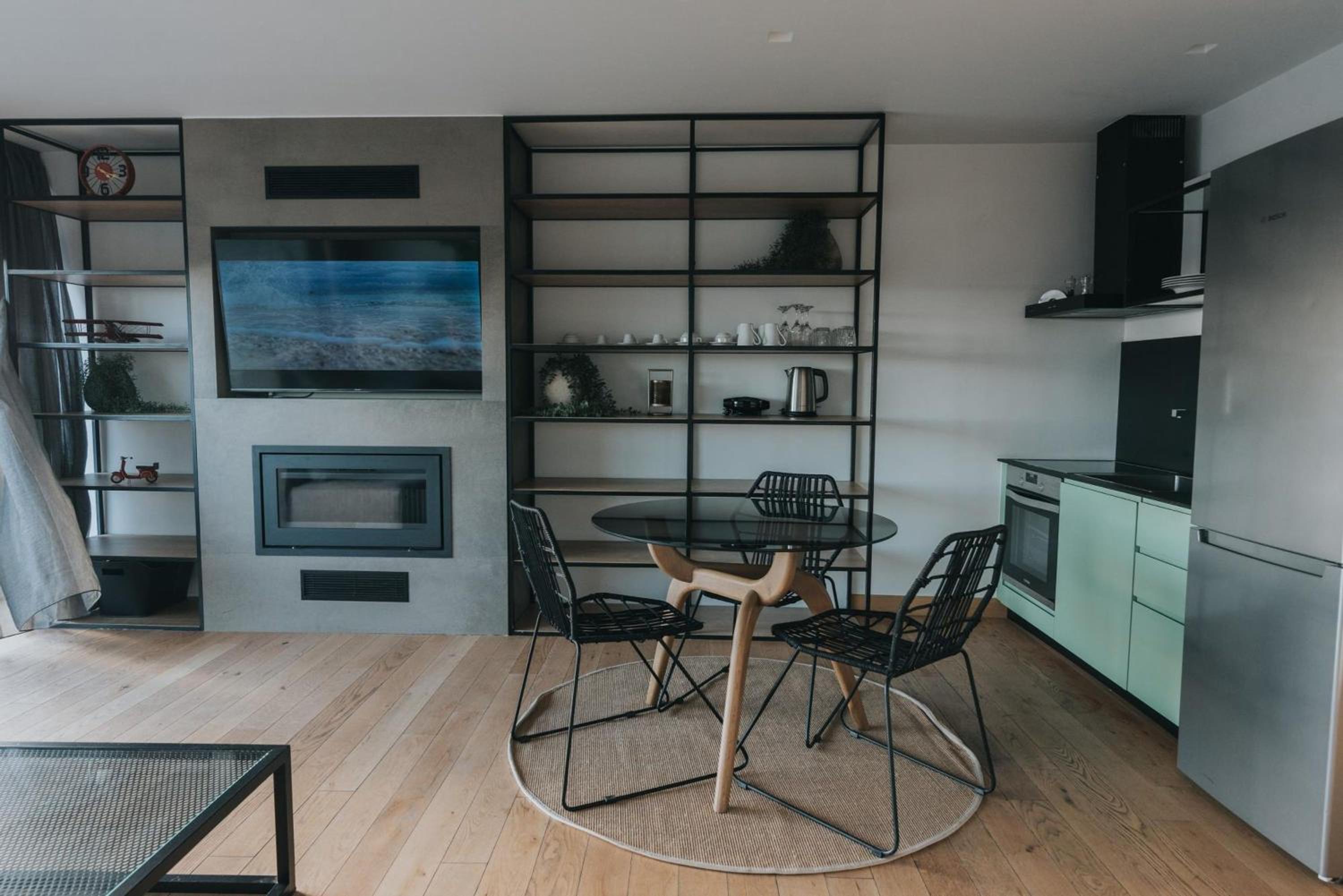 Earth Boutique Apartments next to Stavros Niarchos