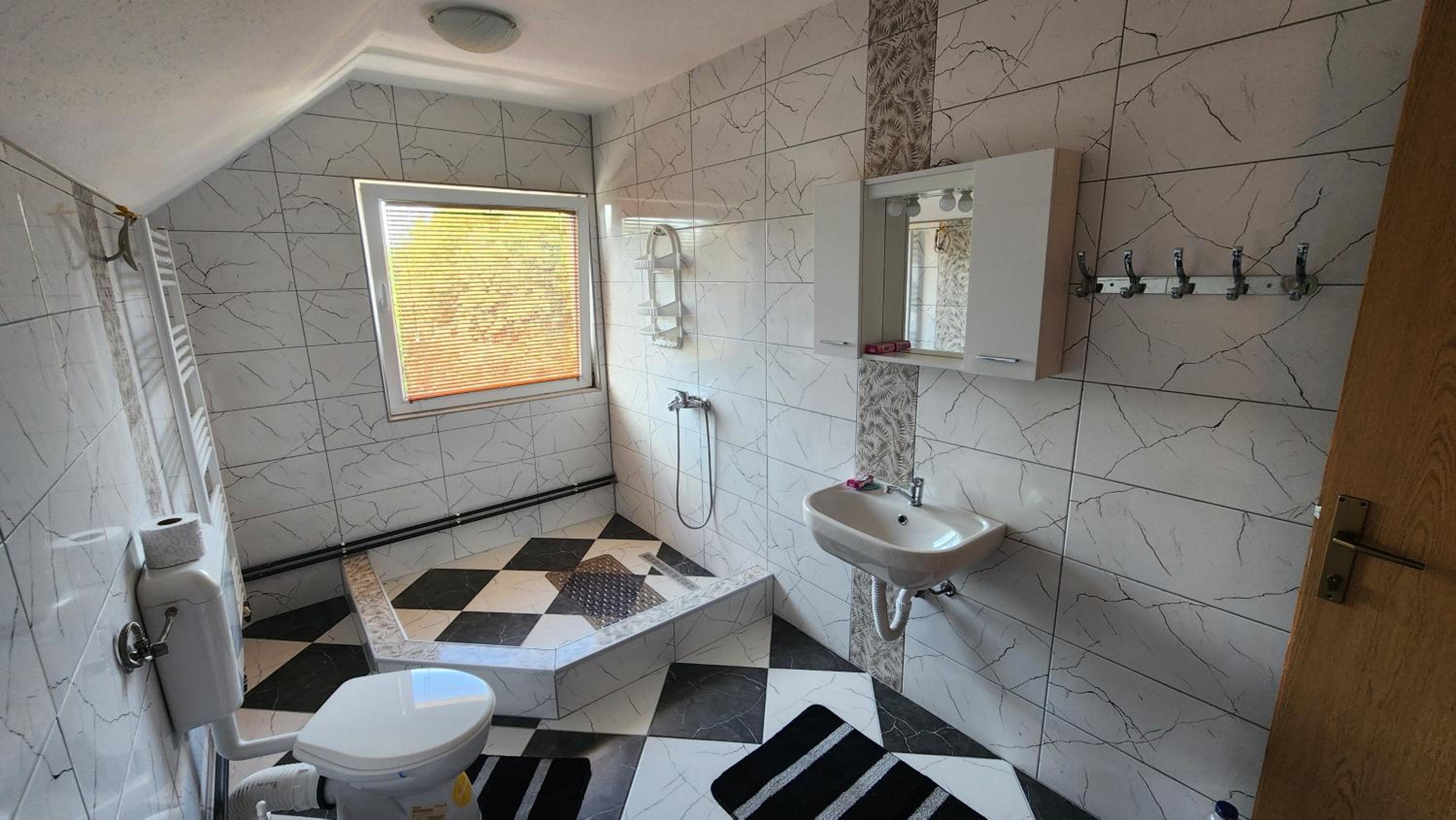 Apartmani Lavirint Ravne