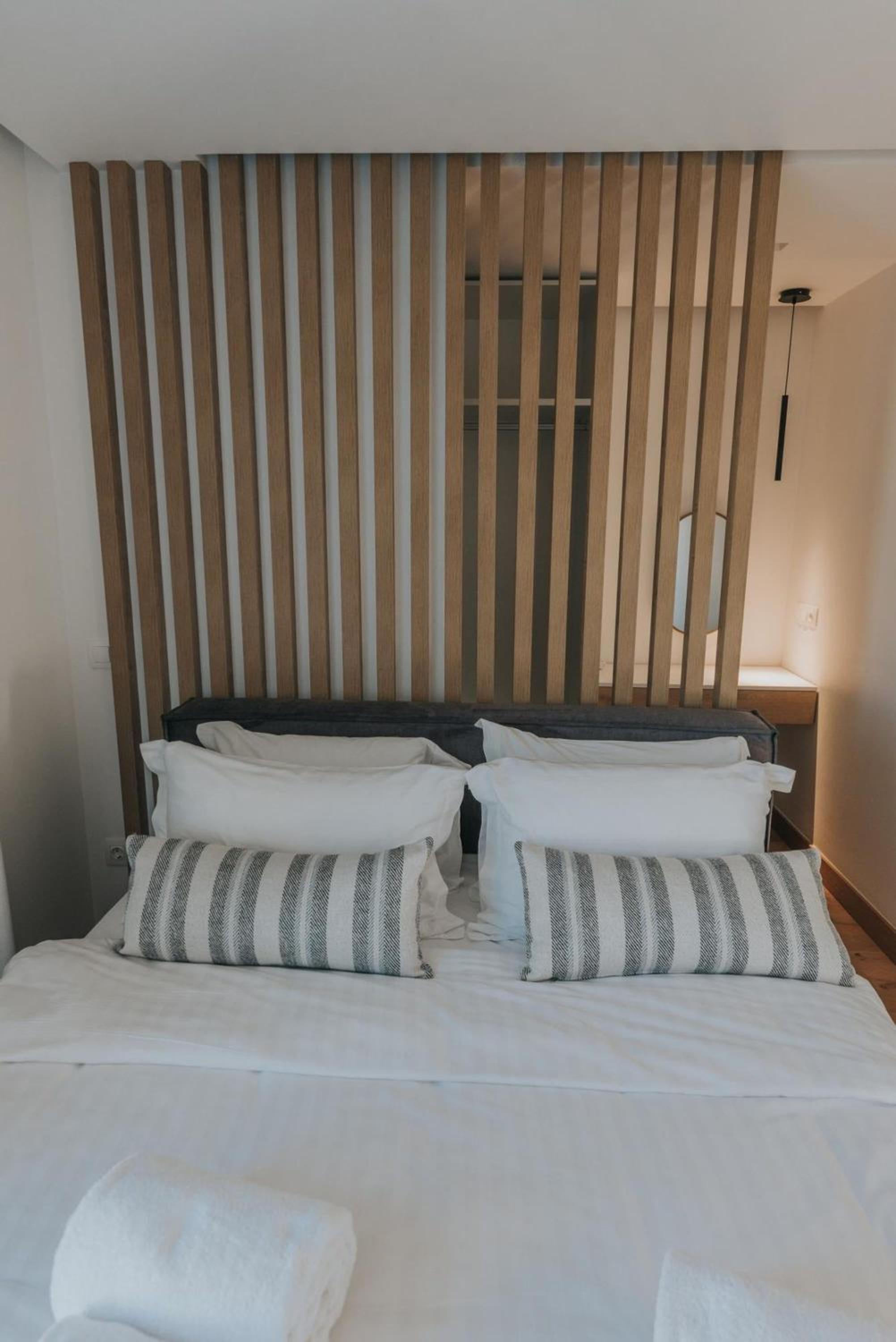Earth Boutique Apartments next to Stavros Niarchos