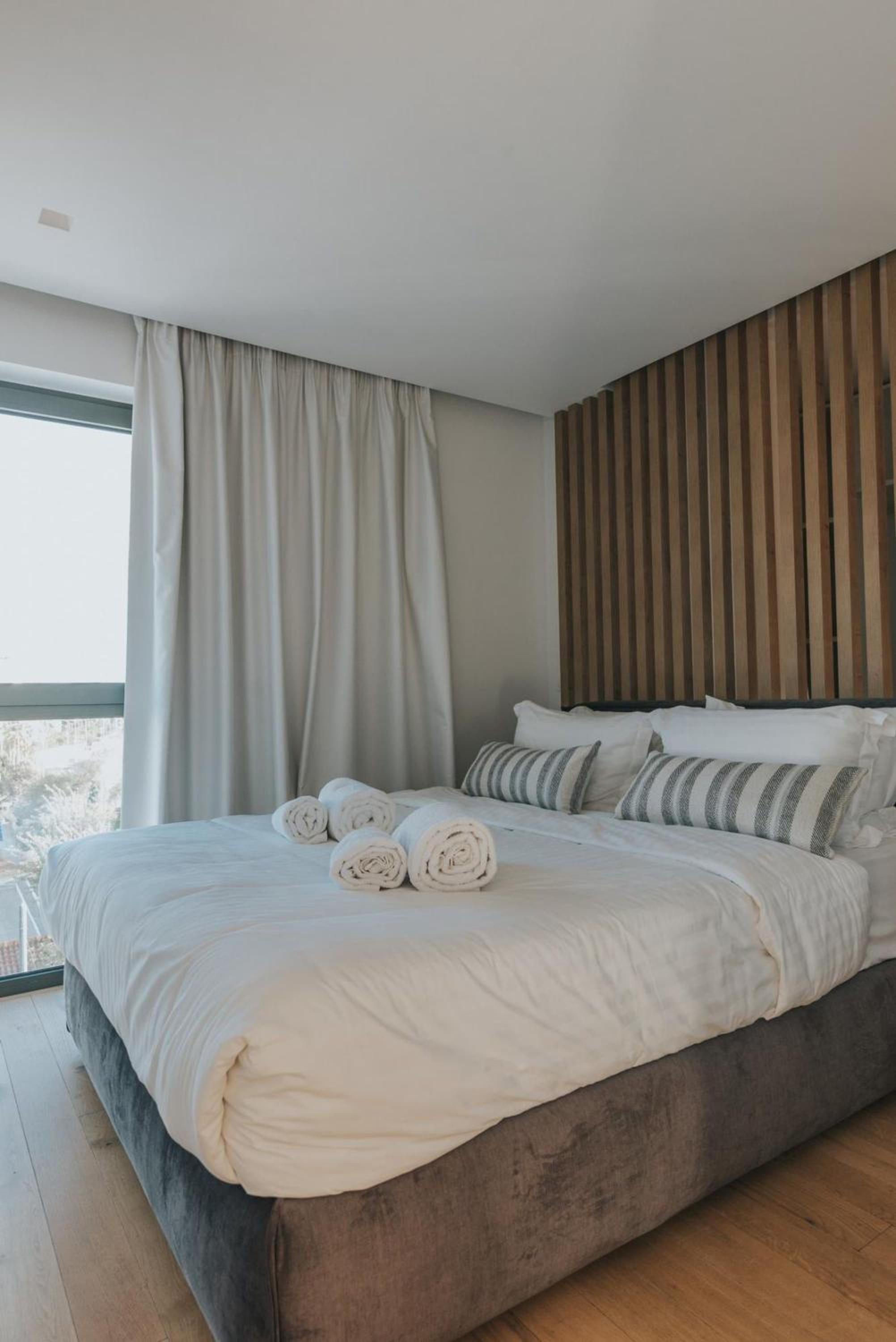 Earth Boutique Apartments next to Stavros Niarchos