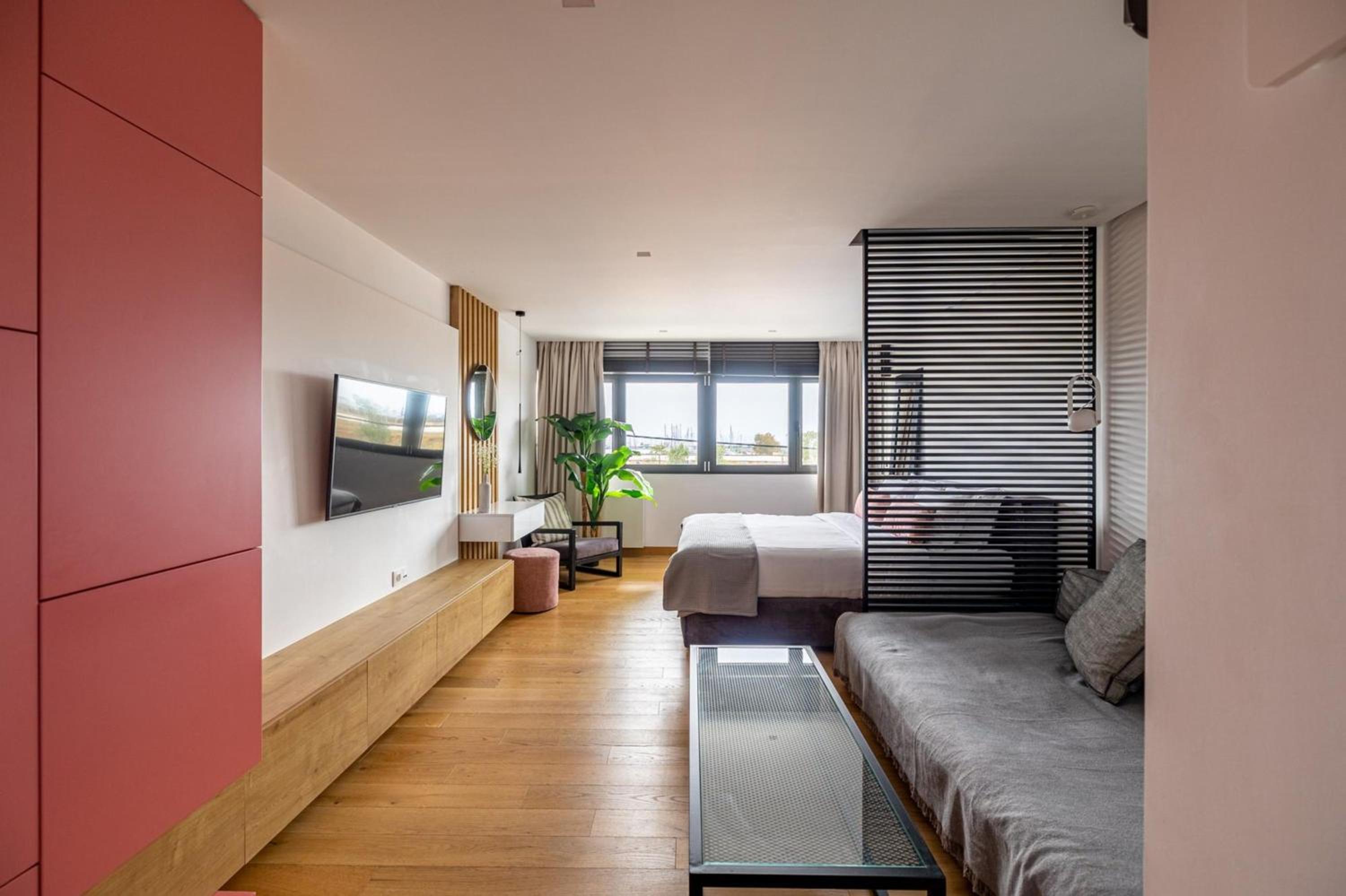 Earth Boutique Apartments next to Stavros Niarchos
