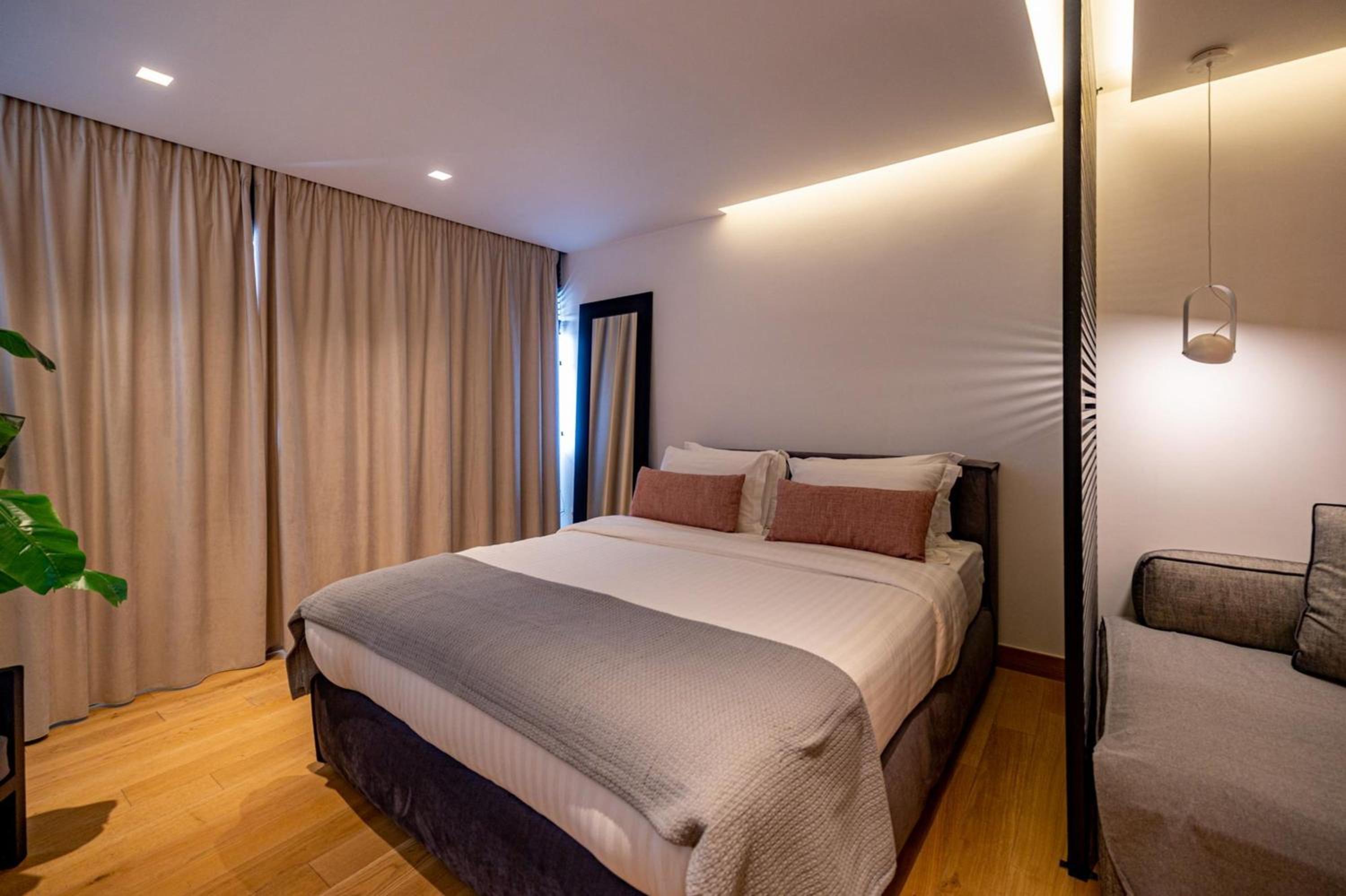 Earth Boutique Apartments next to Stavros Niarchos