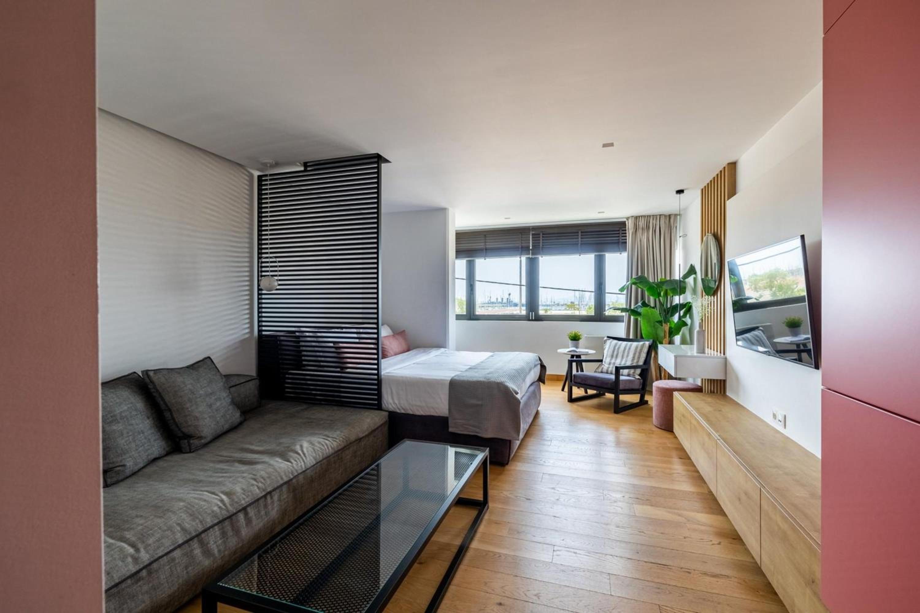 Earth Boutique Apartments next to Stavros Niarchos