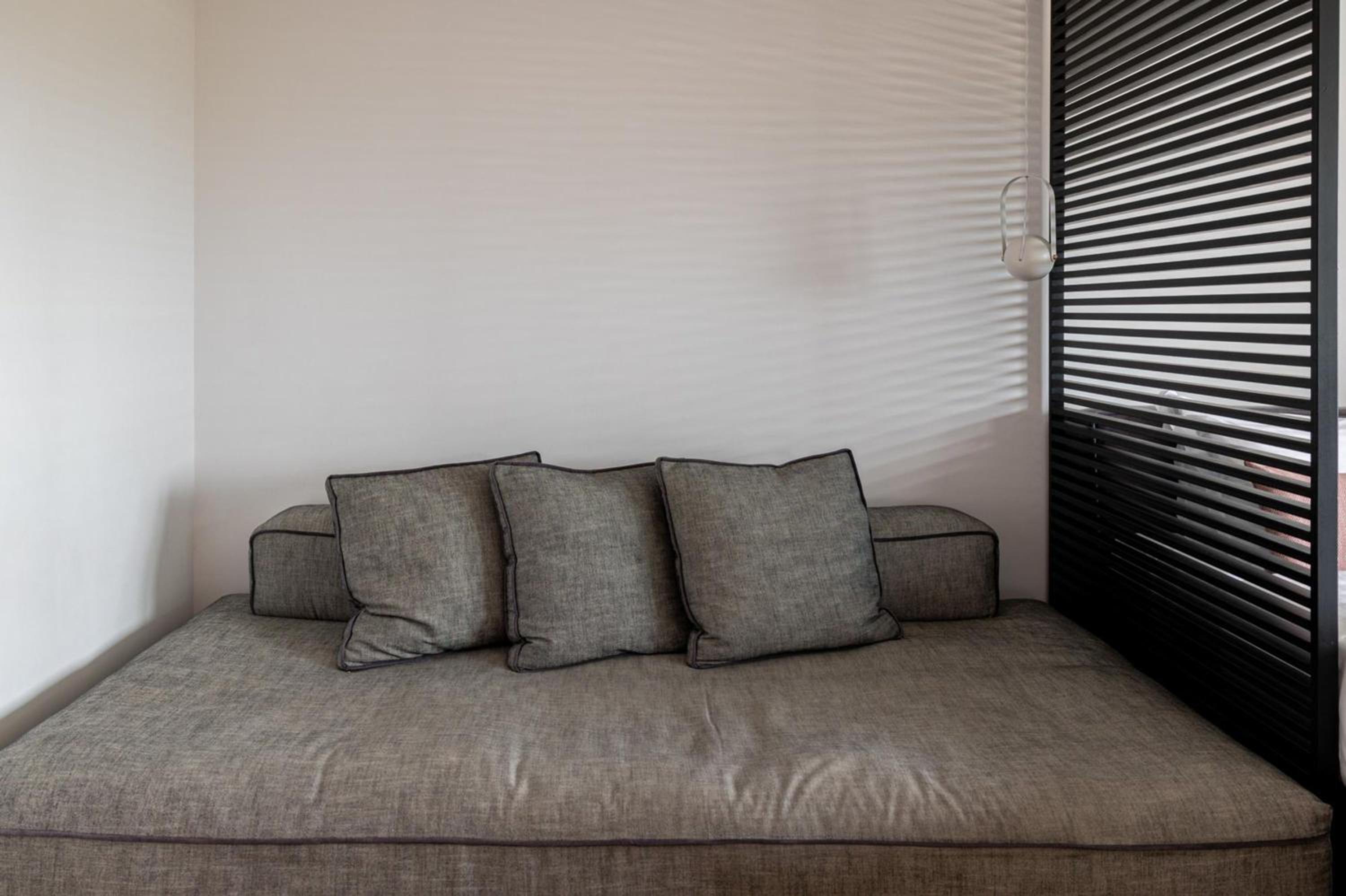 Earth Boutique Apartments next to Stavros Niarchos